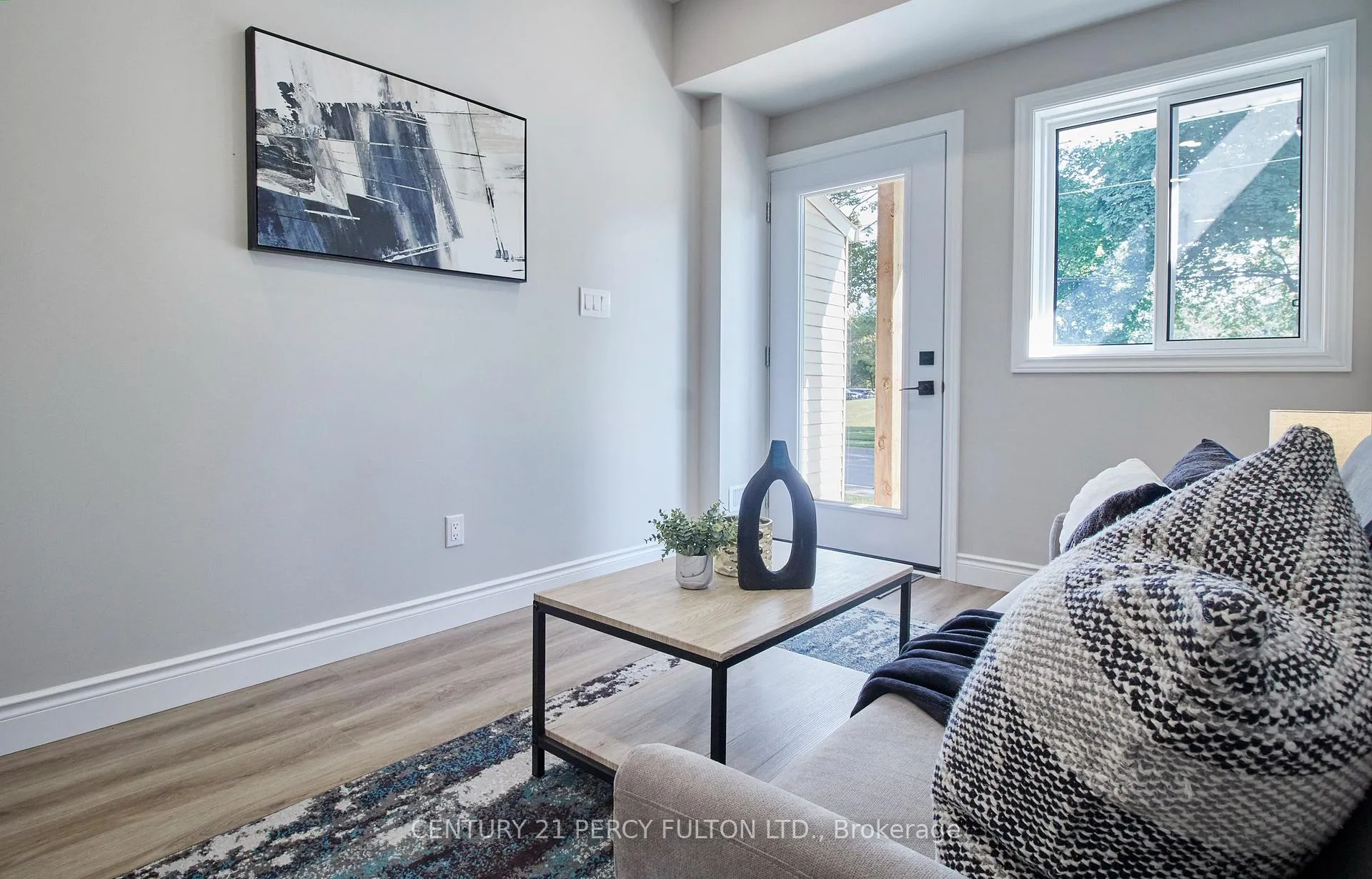 Photo 10 of 122 Olive Avenue, Oshawa, Central — HOMEH