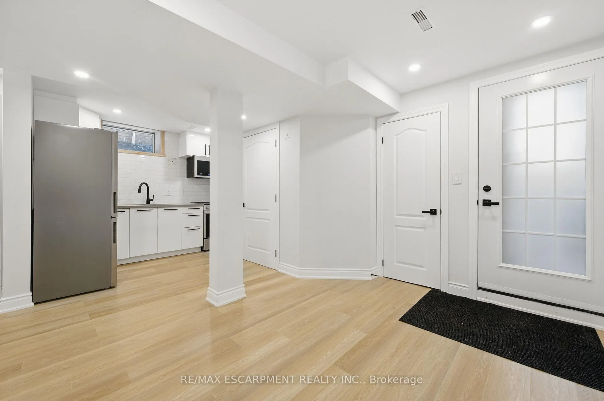 Photo 6 of Unit 3, 333 Emerald Street N, Hamilton, Beasley — HOMEH
