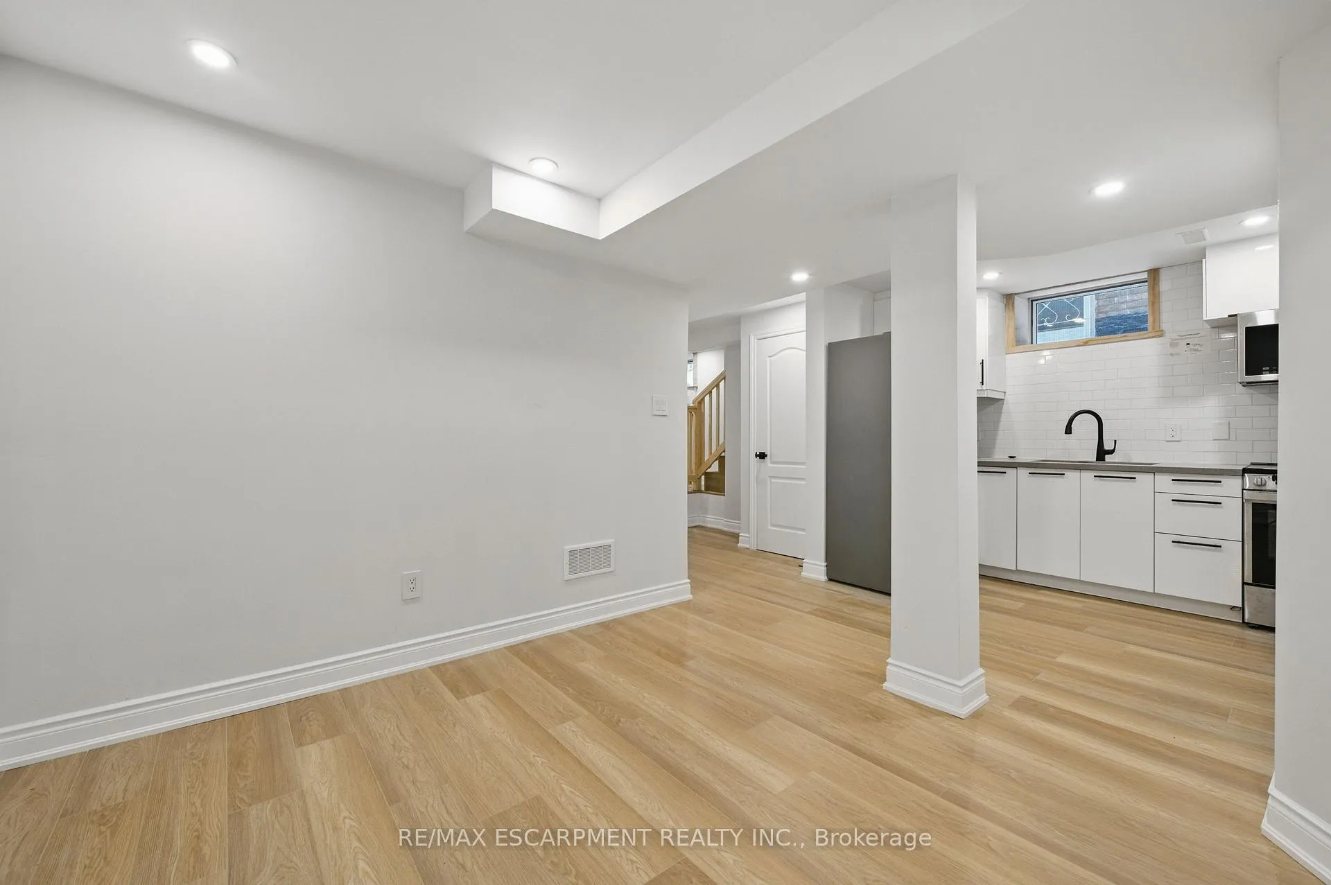 Photo 7 of Unit 3, 333 Emerald Street N, Hamilton, Beasley — HOMEH