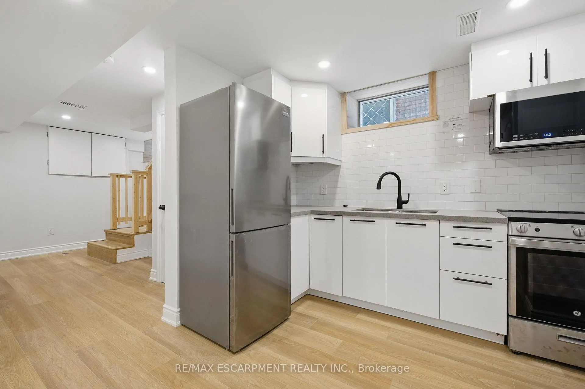 Photo 8 of Unit 3, 333 Emerald Street N, Hamilton, Beasley — HOMEH