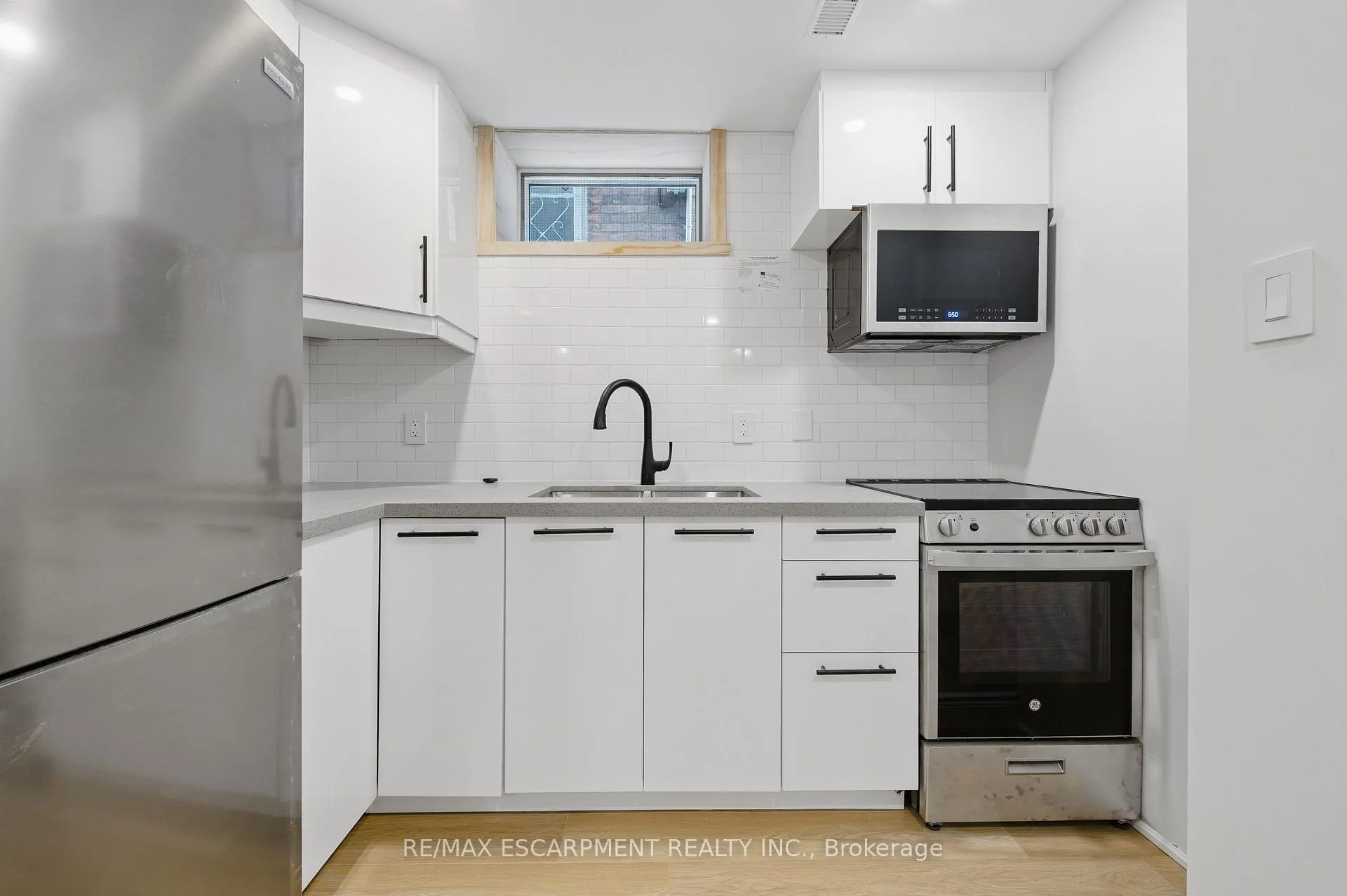 Photo 9 of Unit 3, 333 Emerald Street N, Hamilton, Beasley — HOMEH