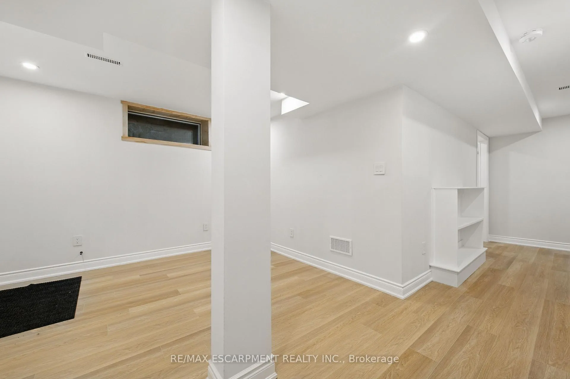 Photo 10 of Unit 3, 333 Emerald Street N, Hamilton, Beasley — HOMEH