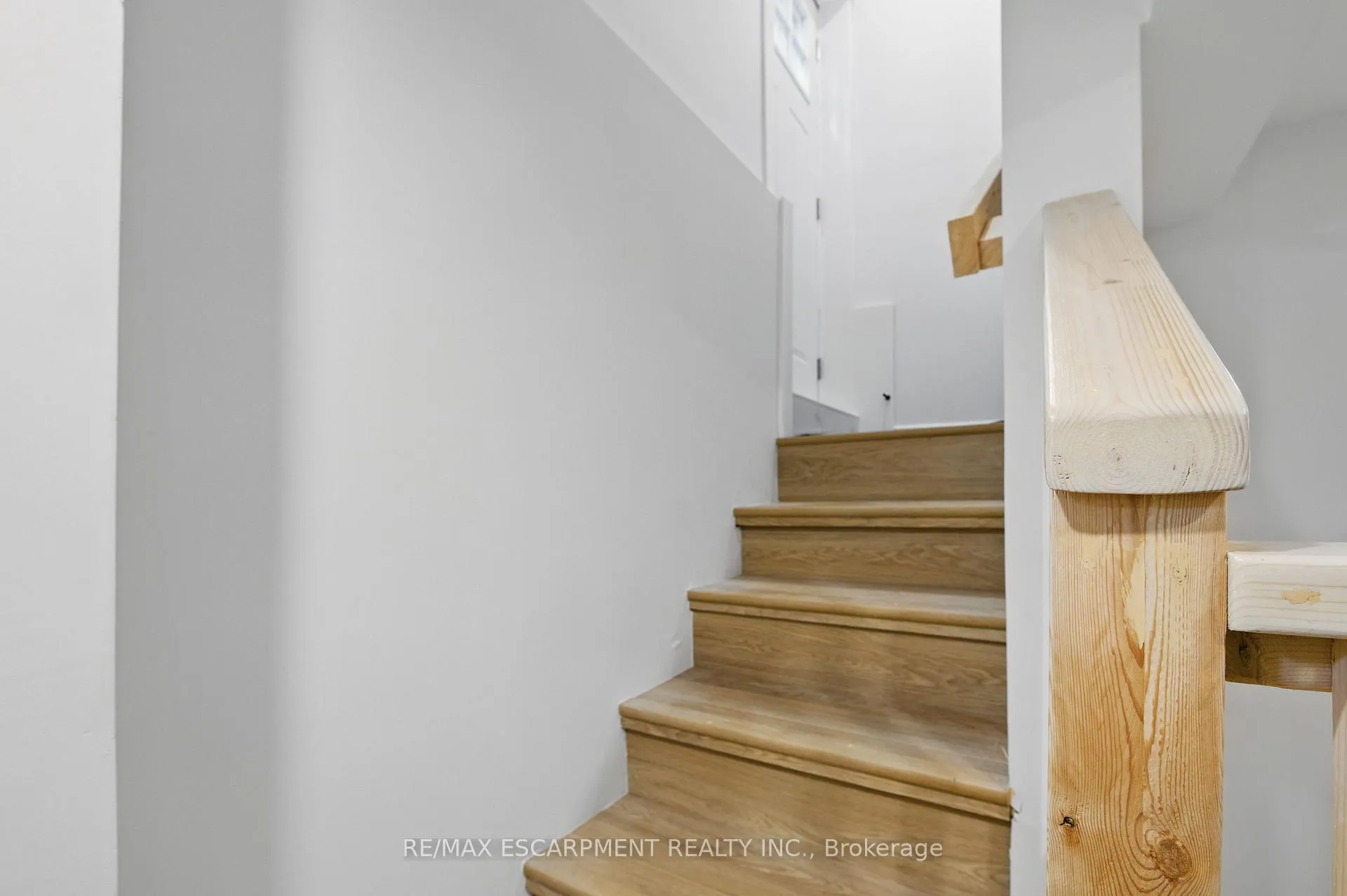 Photo 16 of Unit 3, 333 Emerald Street N, Hamilton, Beasley — HOMEH