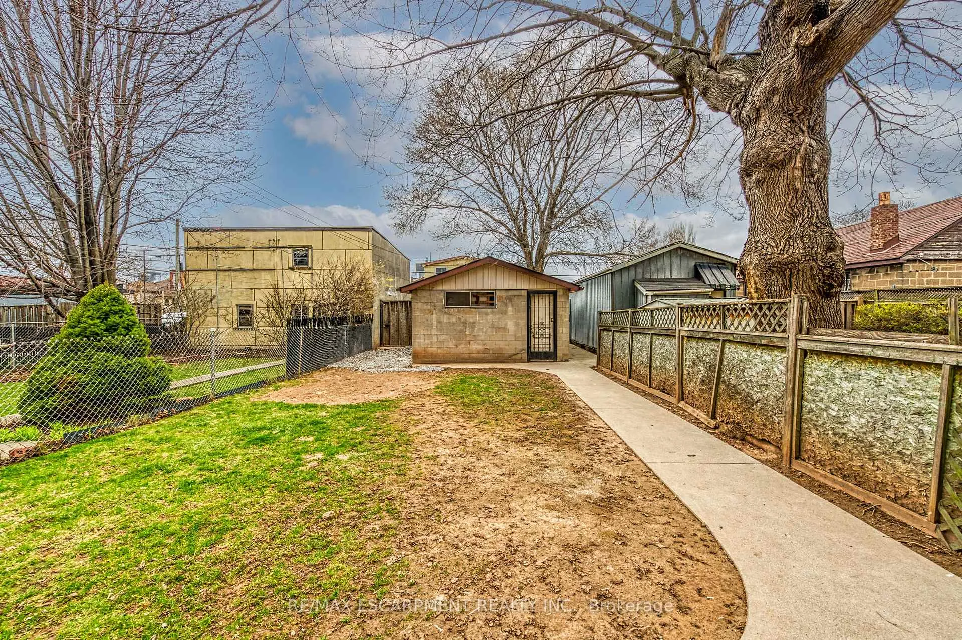 Photo 25 of Unit 3, 333 Emerald Street N, Hamilton, Beasley — HOMEH
