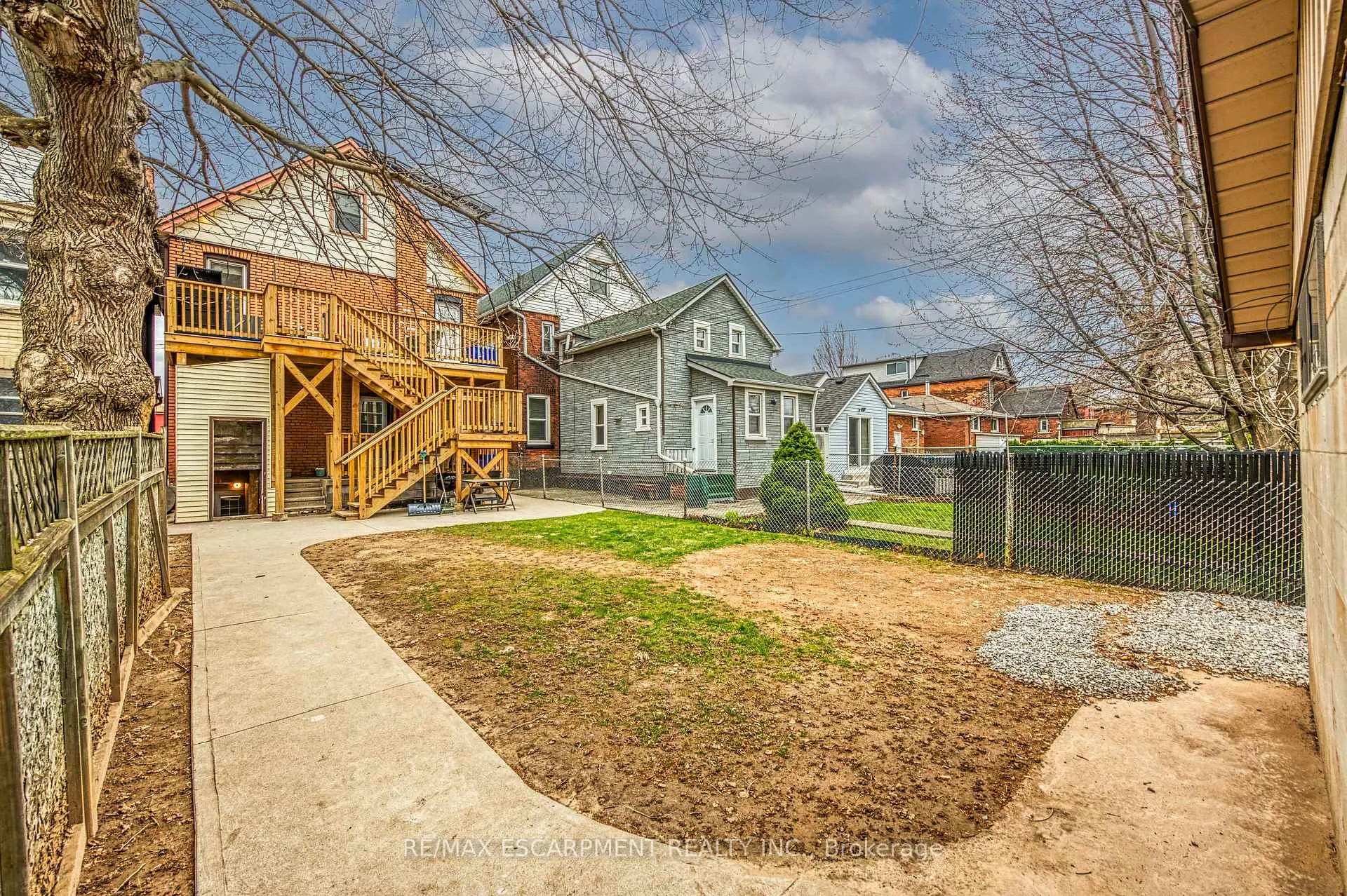 Photo 26 of Unit 3, 333 Emerald Street N, Hamilton, Beasley — HOMEH