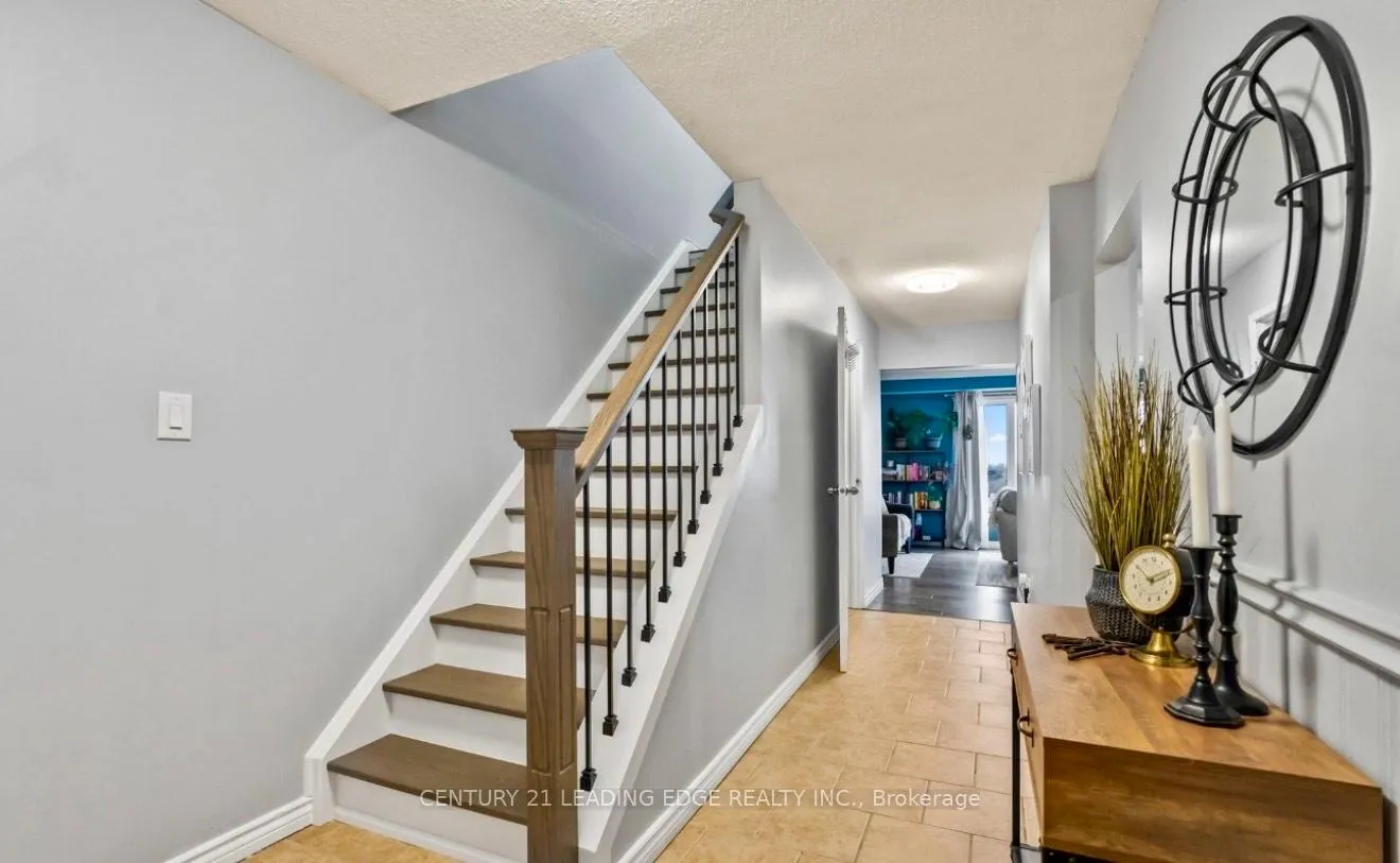 Photo 2 of Unit Upper, 998 Southgate Drive, Oshawa, Donevan — HOMEH