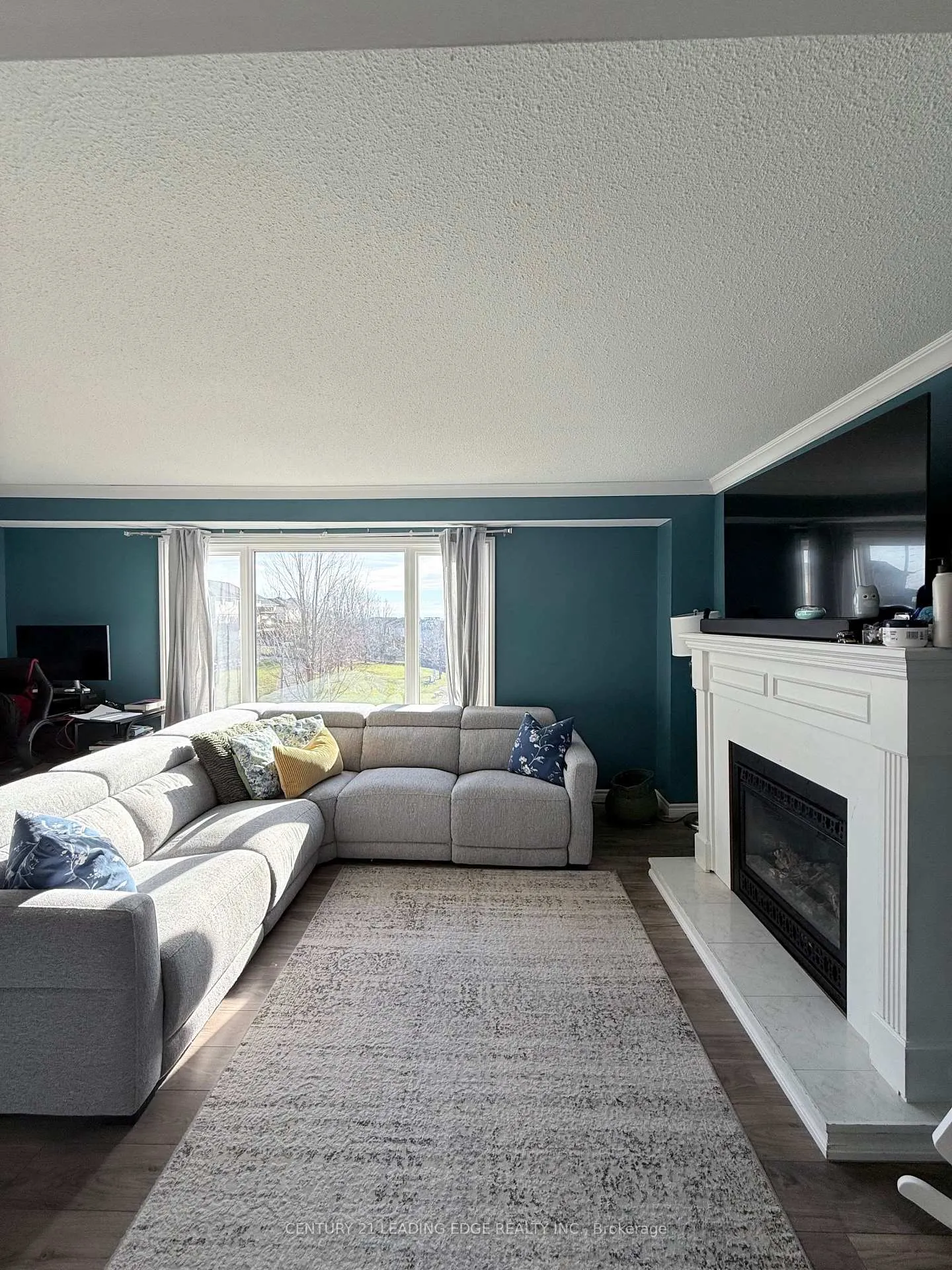 Photo 3 of Unit Upper, 998 Southgate Drive, Oshawa, Donevan — HOMEH