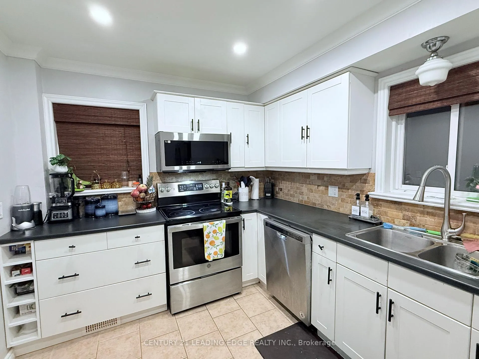 Photo 6 of Unit Upper, 998 Southgate Drive, Oshawa, Donevan — HOMEH