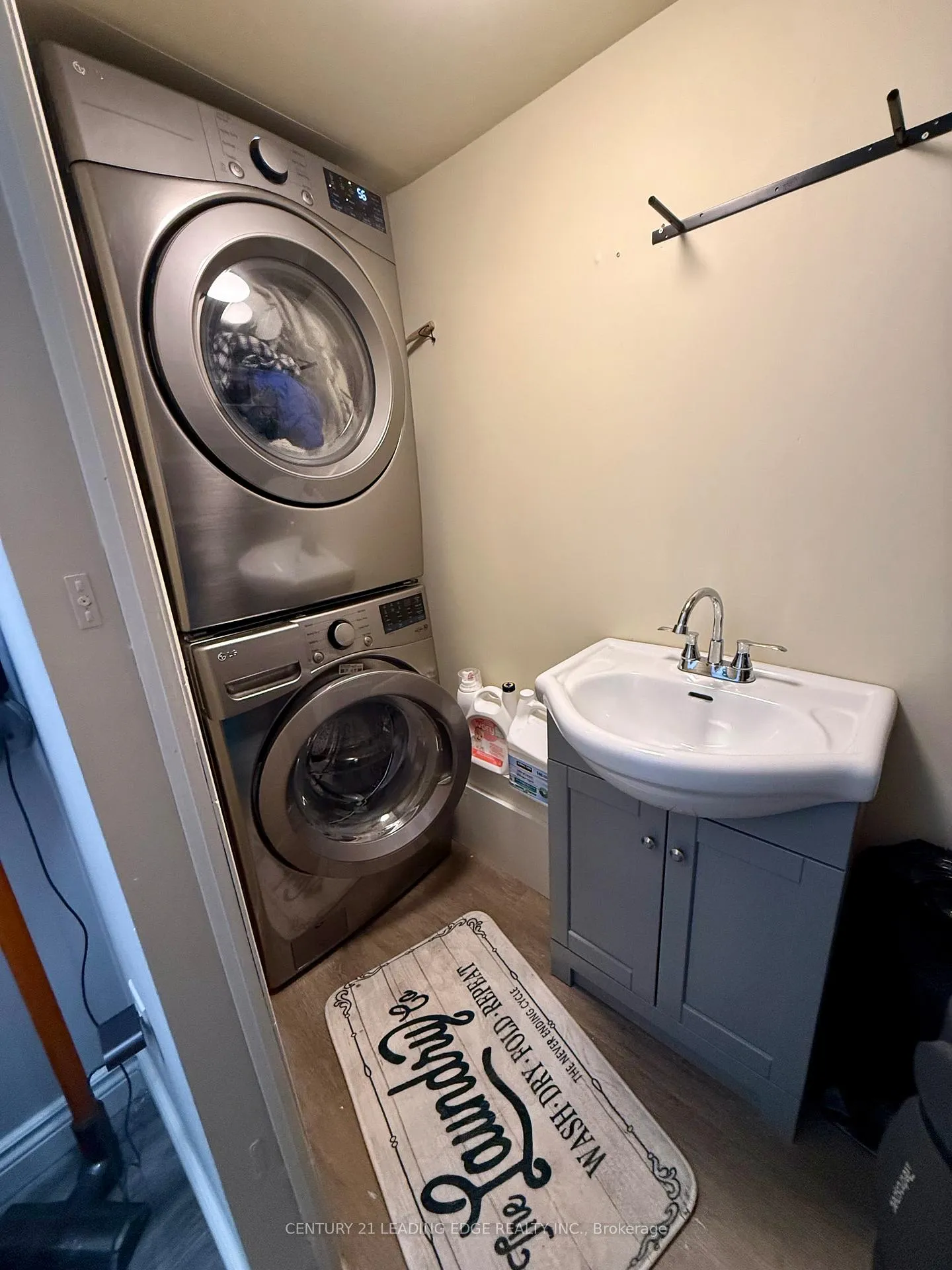 Photo 17 of Unit Upper, 998 Southgate Drive, Oshawa, Donevan — HOMEH