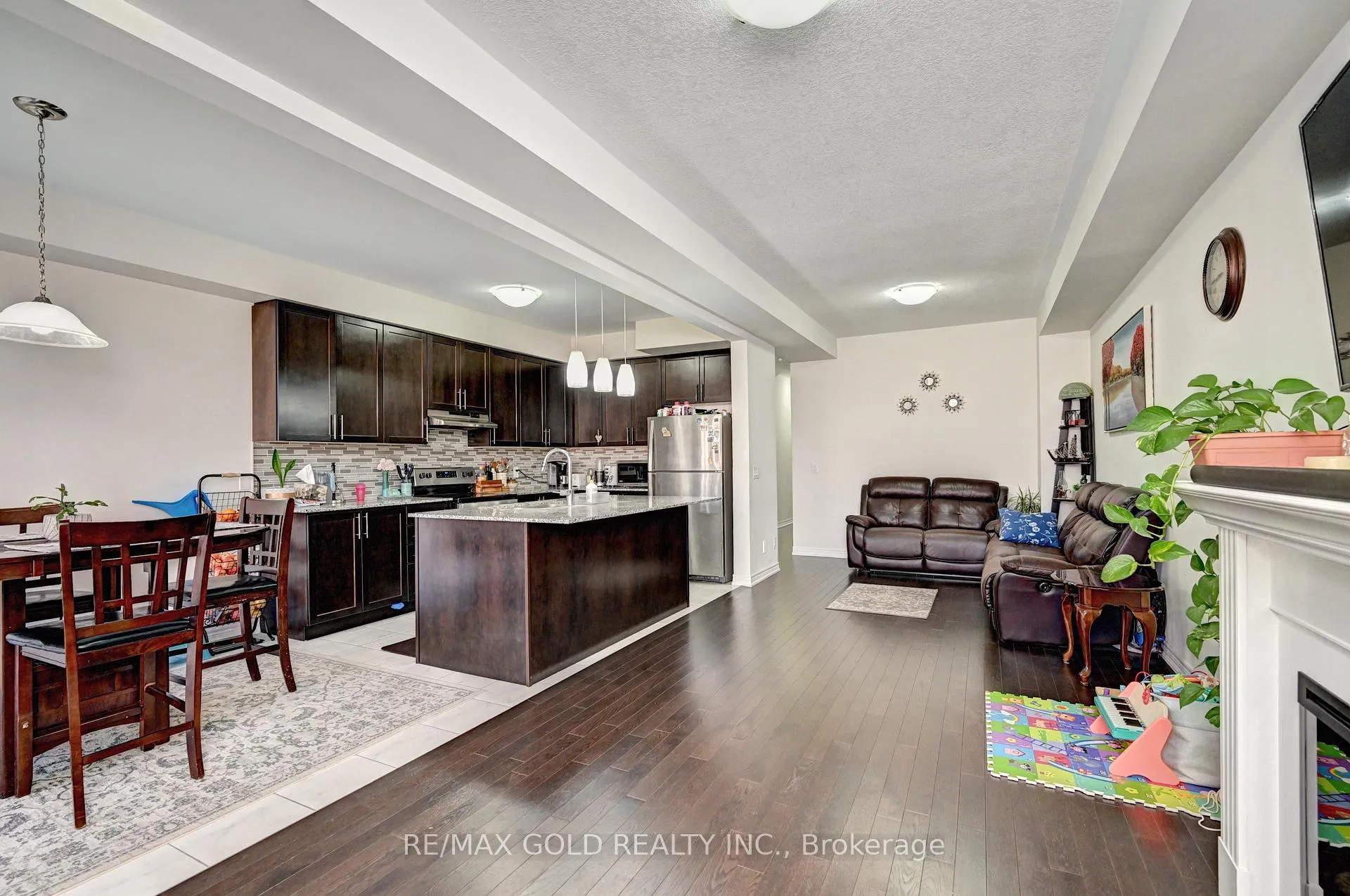 Photo 13 of 46 Grassbourne Avenue, Kitchener — HOMEH