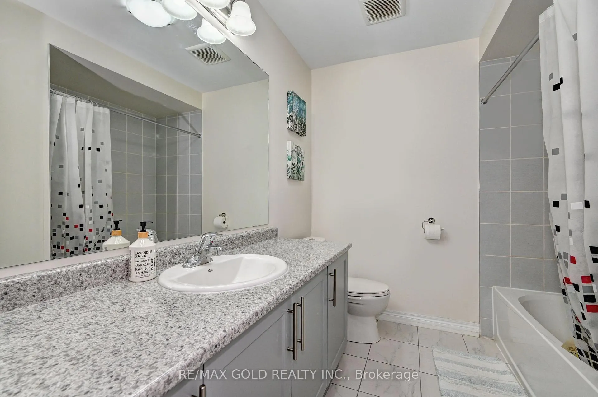 Photo 32 of 46 Grassbourne Avenue, Kitchener — HOMEH