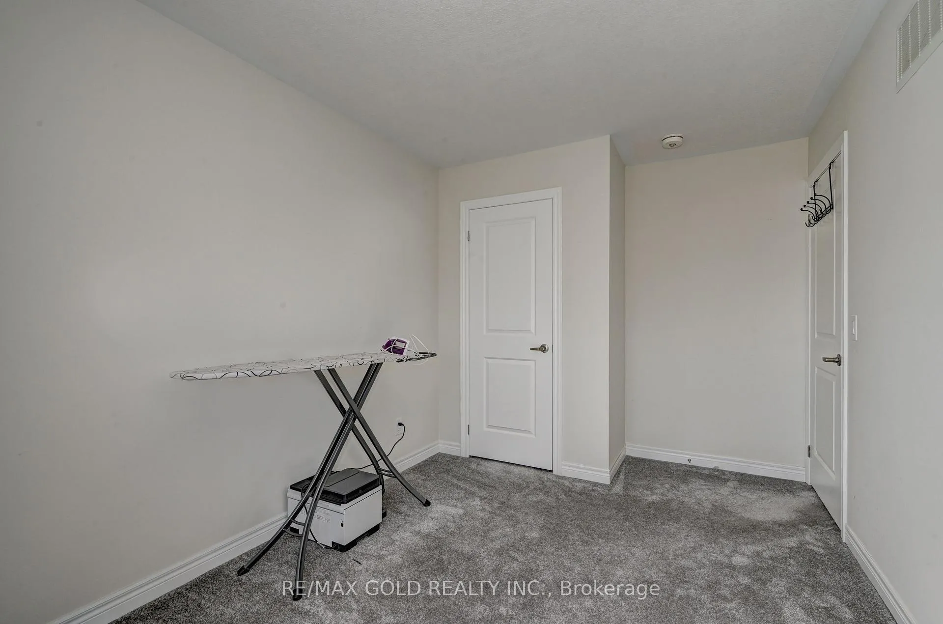 Photo 33 of 46 Grassbourne Avenue, Kitchener — HOMEH