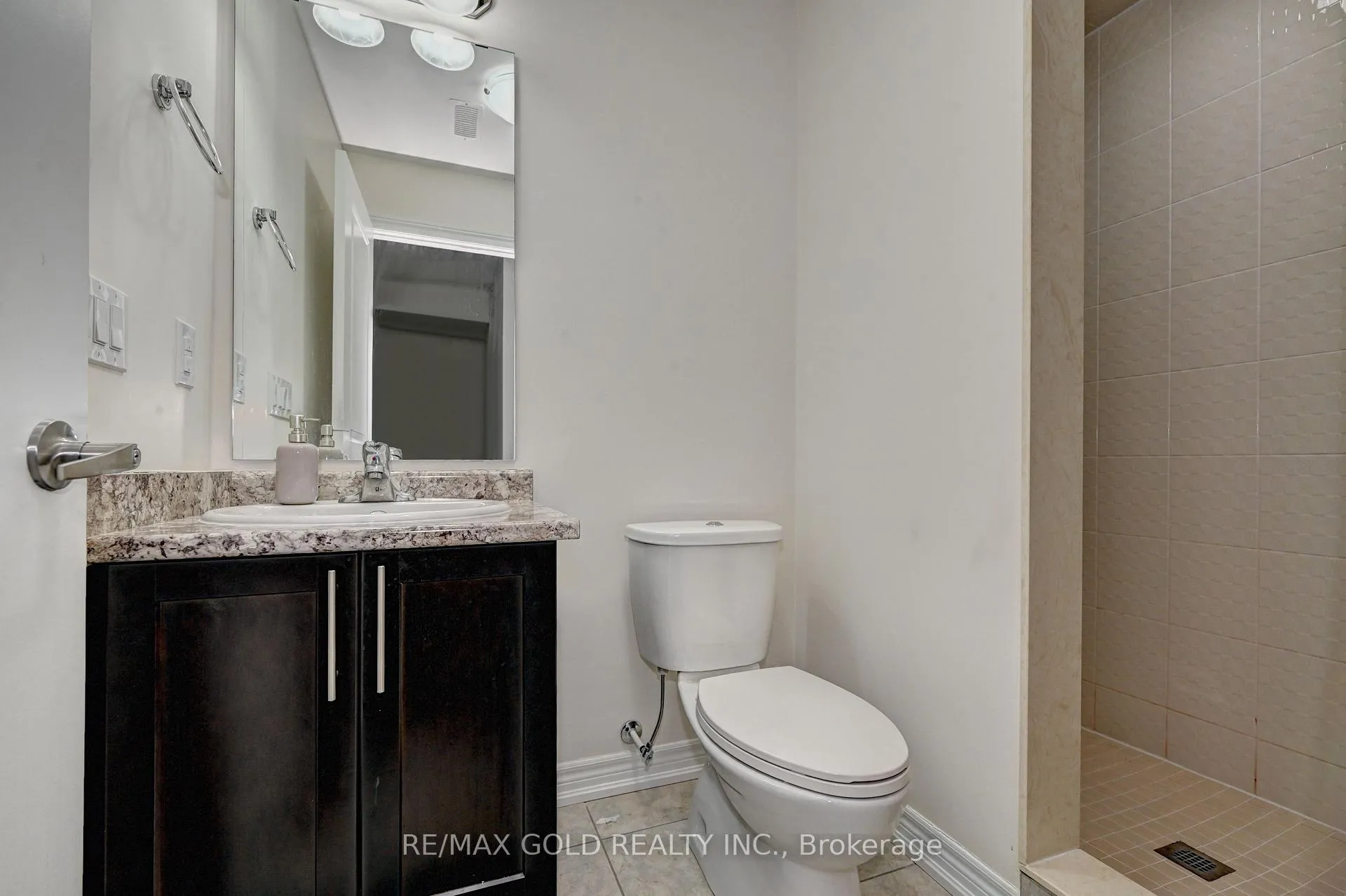 Photo 37 of 46 Grassbourne Avenue, Kitchener — HOMEH