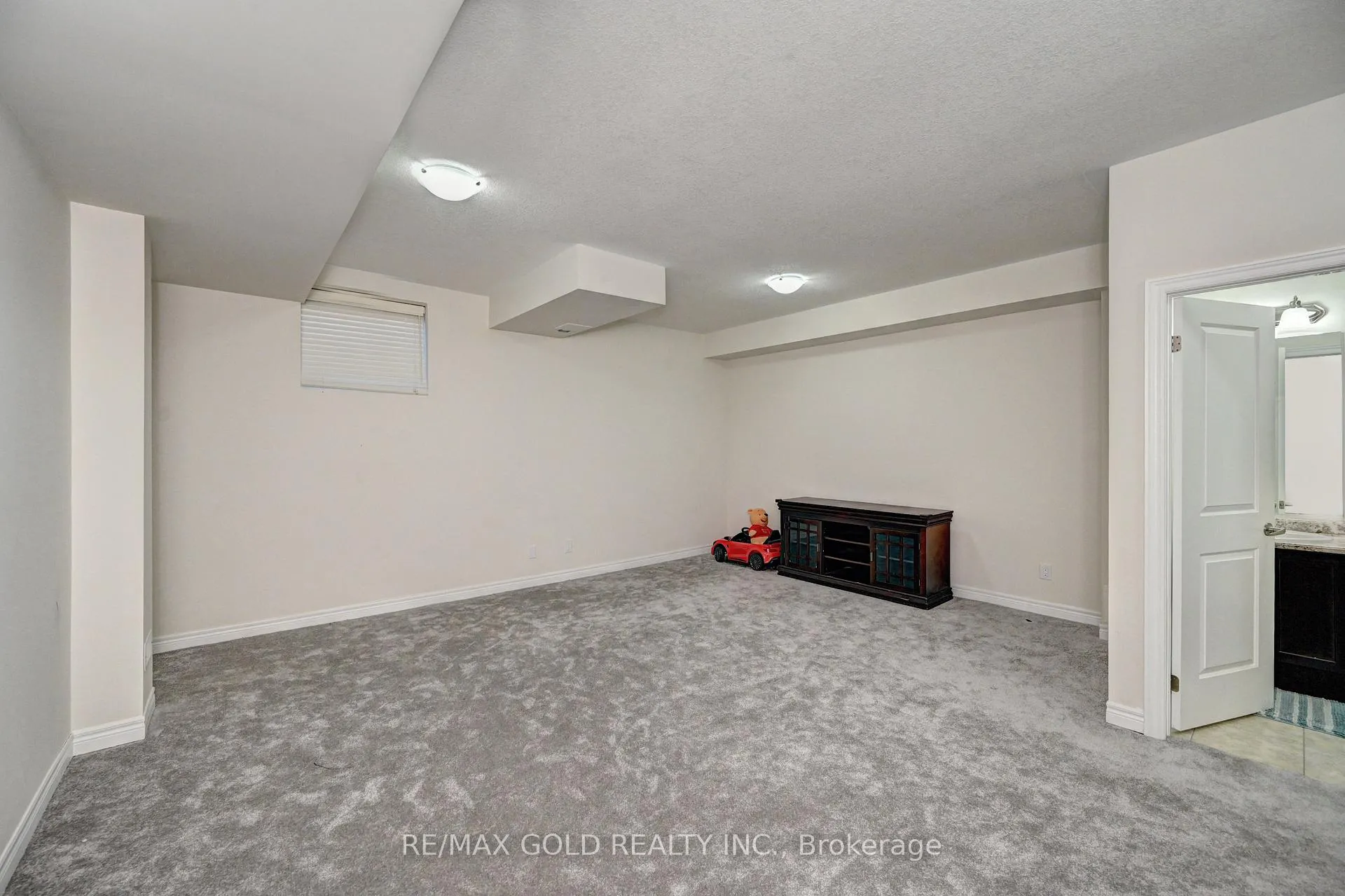 Photo 41 of 46 Grassbourne Avenue, Kitchener — HOMEH