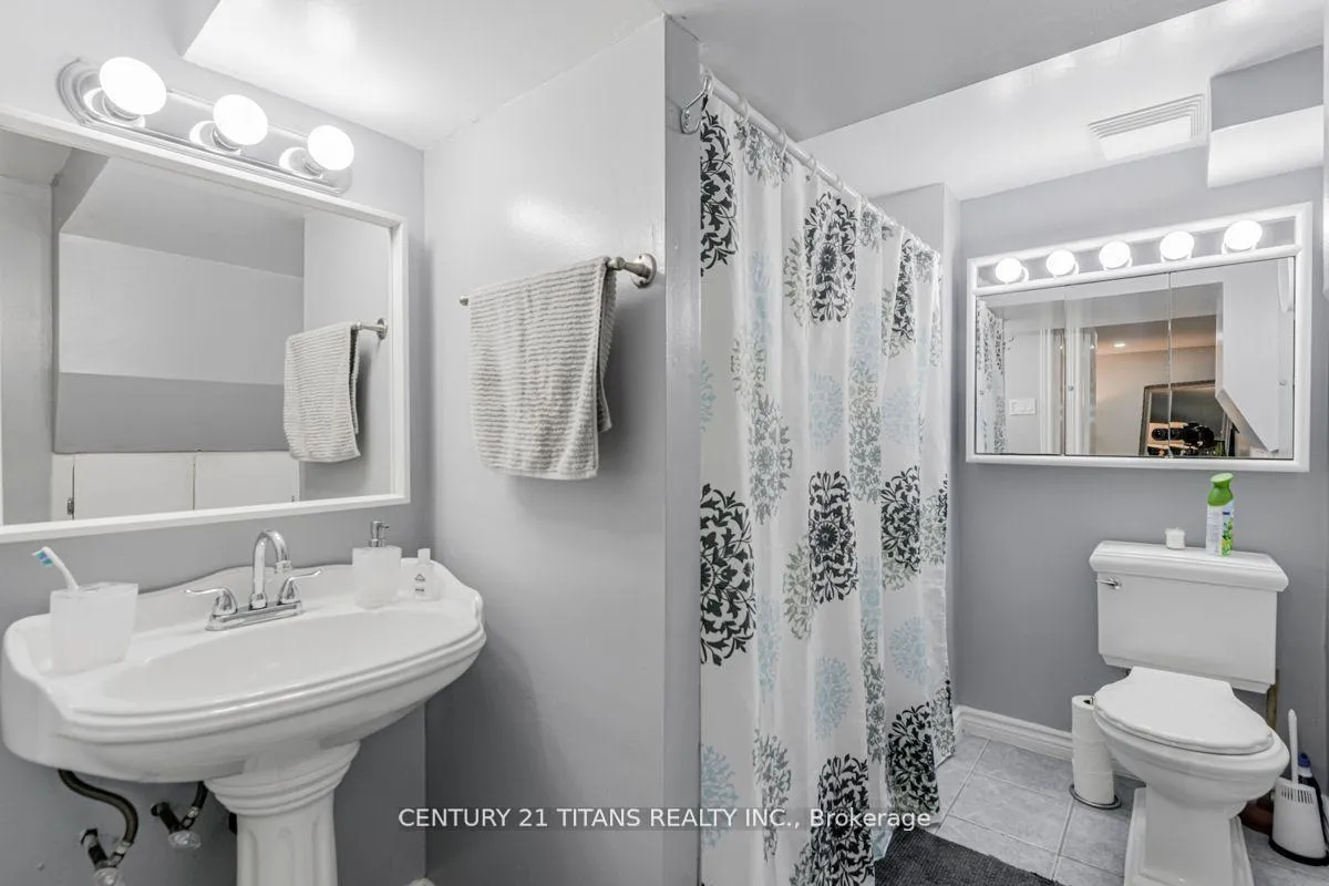 Photo 10 of 156 Madawaska Avenue, Oshawa, Lakeview — HOMEH
