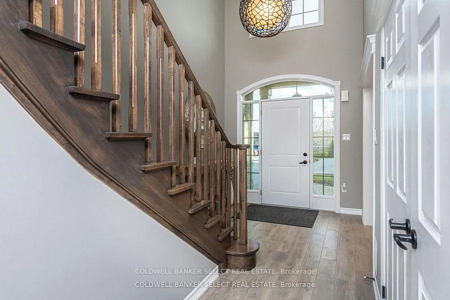 Photo 3 of Unit 3, 14 Reddington Drive, Caledon, Rural Caledon — HOMEH