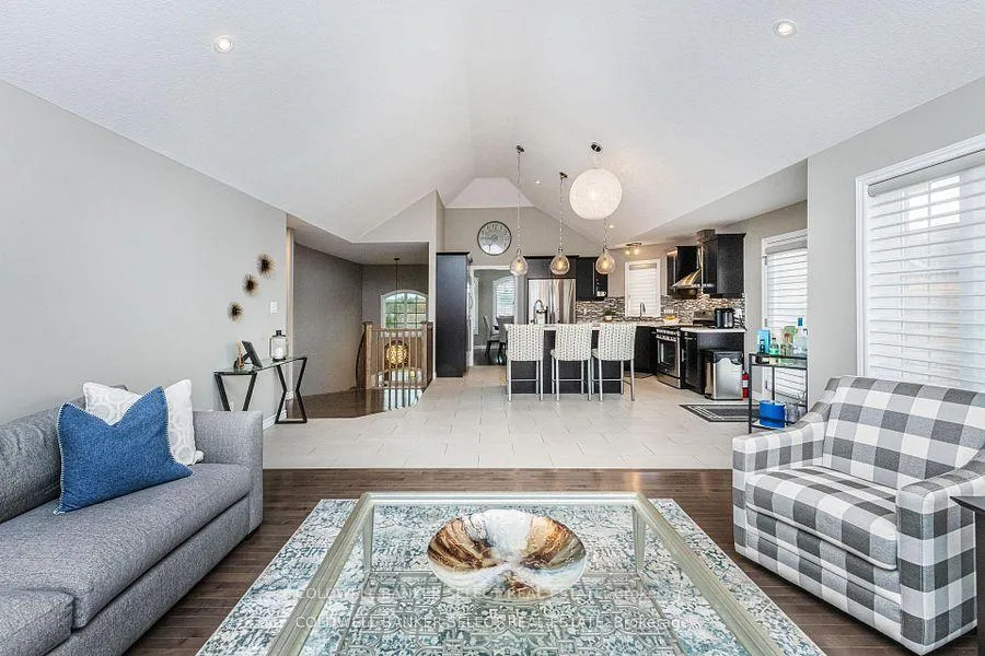 Photo 10 of Unit 3, 14 Reddington Drive, Caledon, Rural Caledon — HOMEH