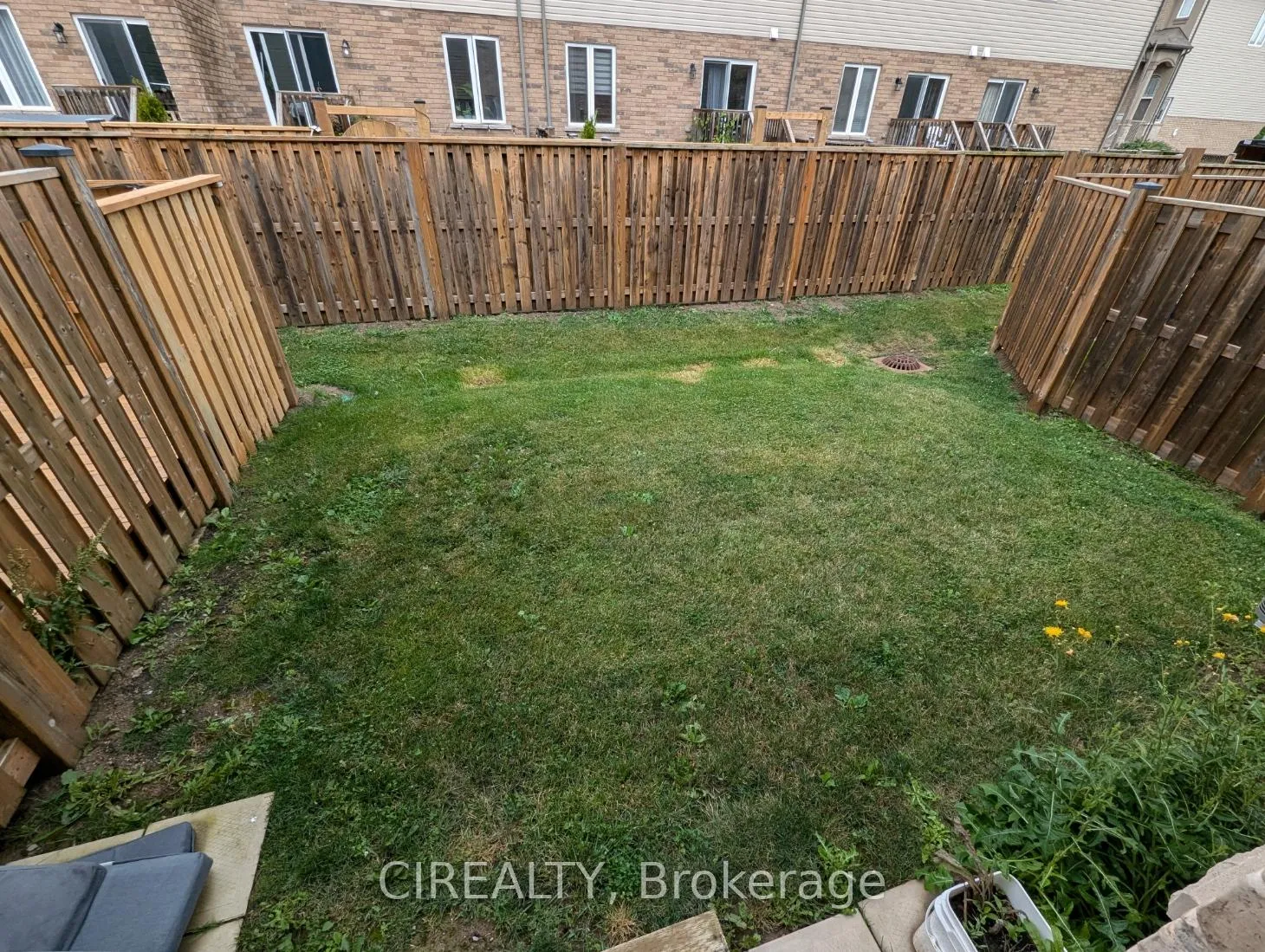 Photo 22 of 34 Kingsborough Drive, Hamilton, Waterdown — HOMEH