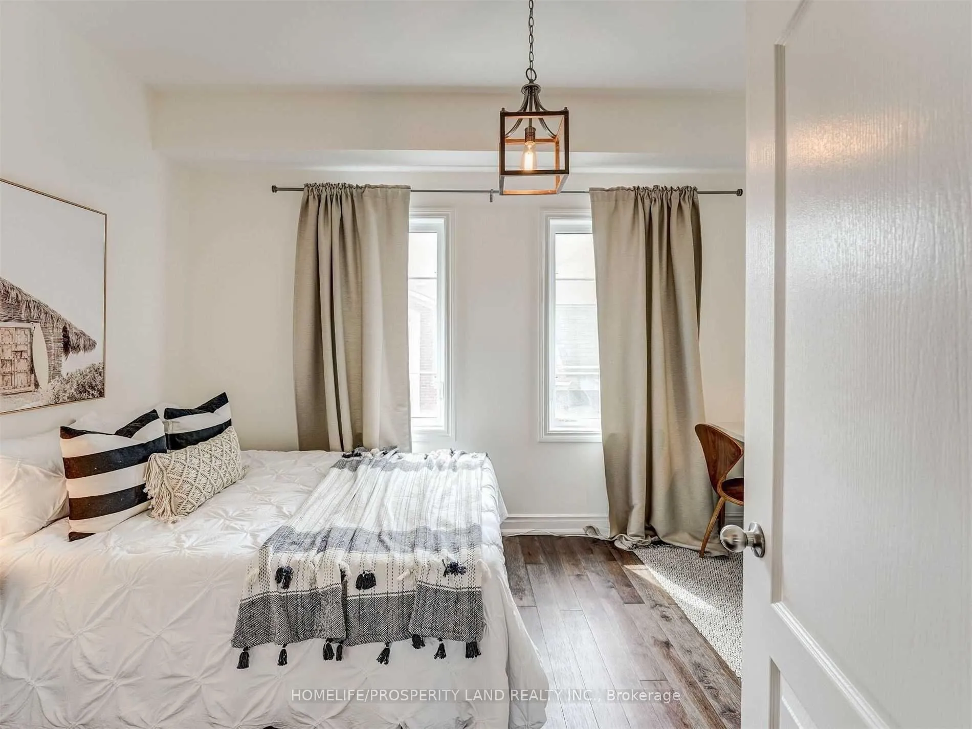 Photo 13 of 97A Finch Avenue W, North York, Willowdale West — HOMEH