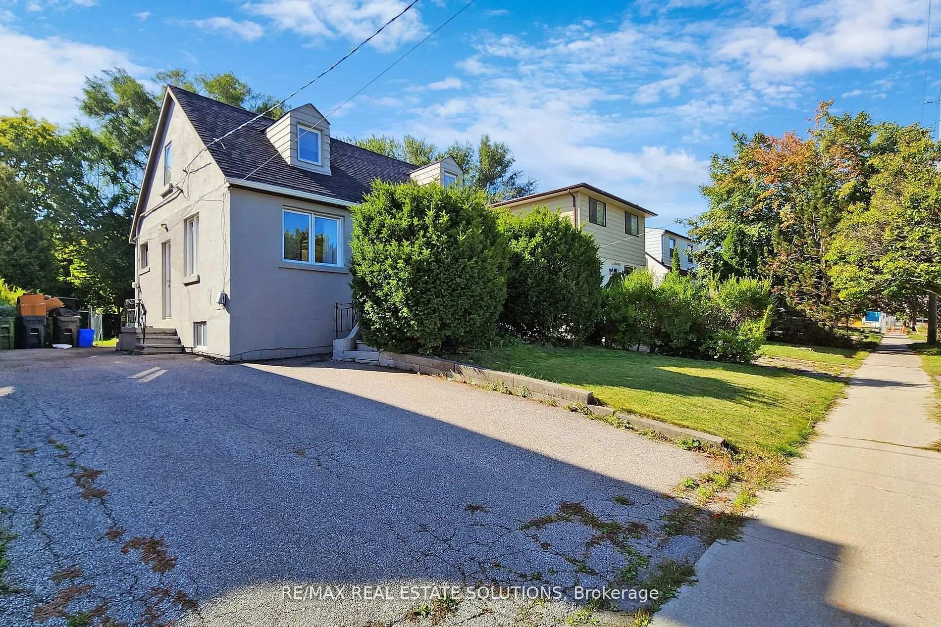 Photo 1 of 85 Ranee Avenue, Toronto, Englemount-Lawrence — HOMEH