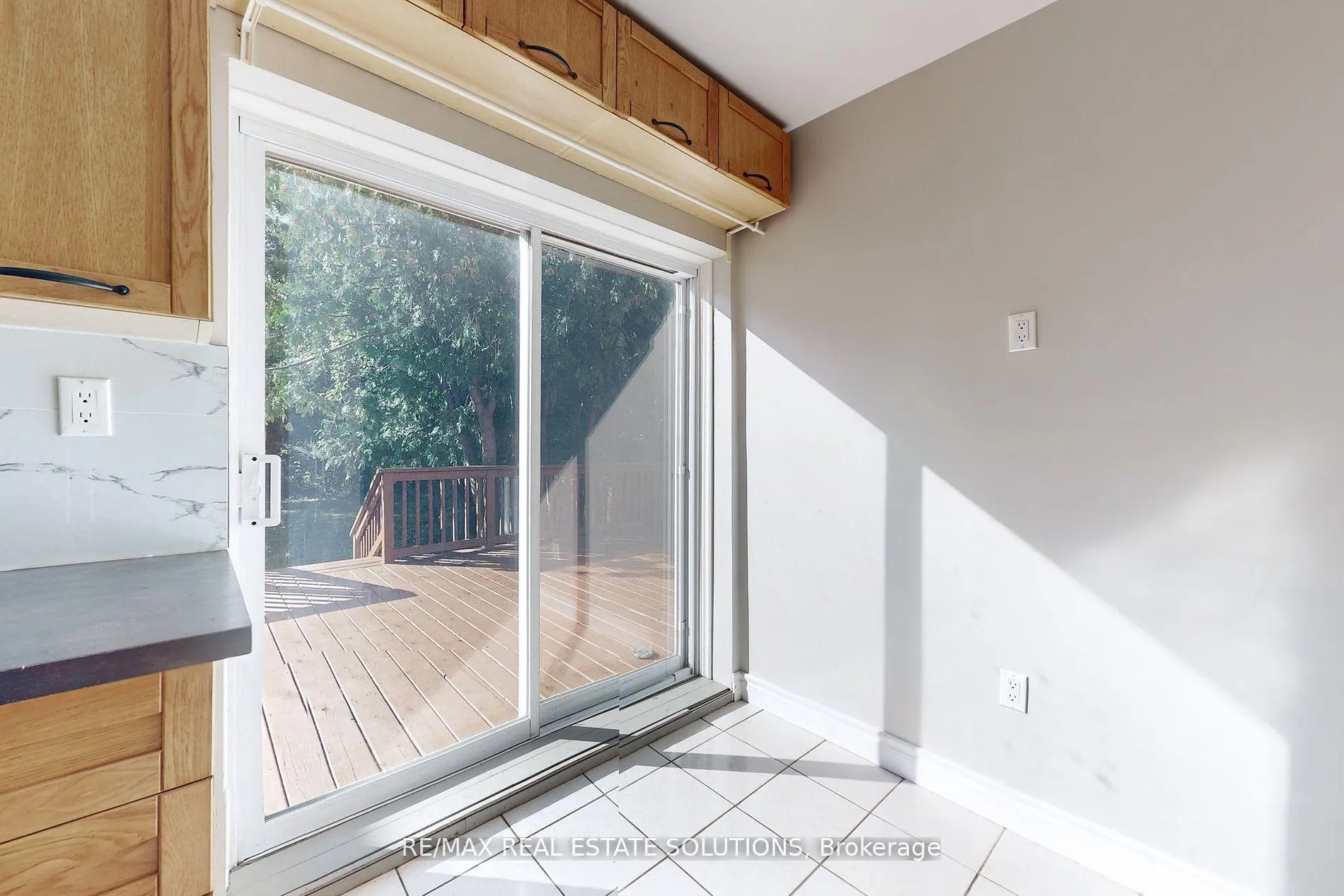 Photo 11 of 85 Ranee Avenue, Toronto, Englemount-Lawrence — HOMEH