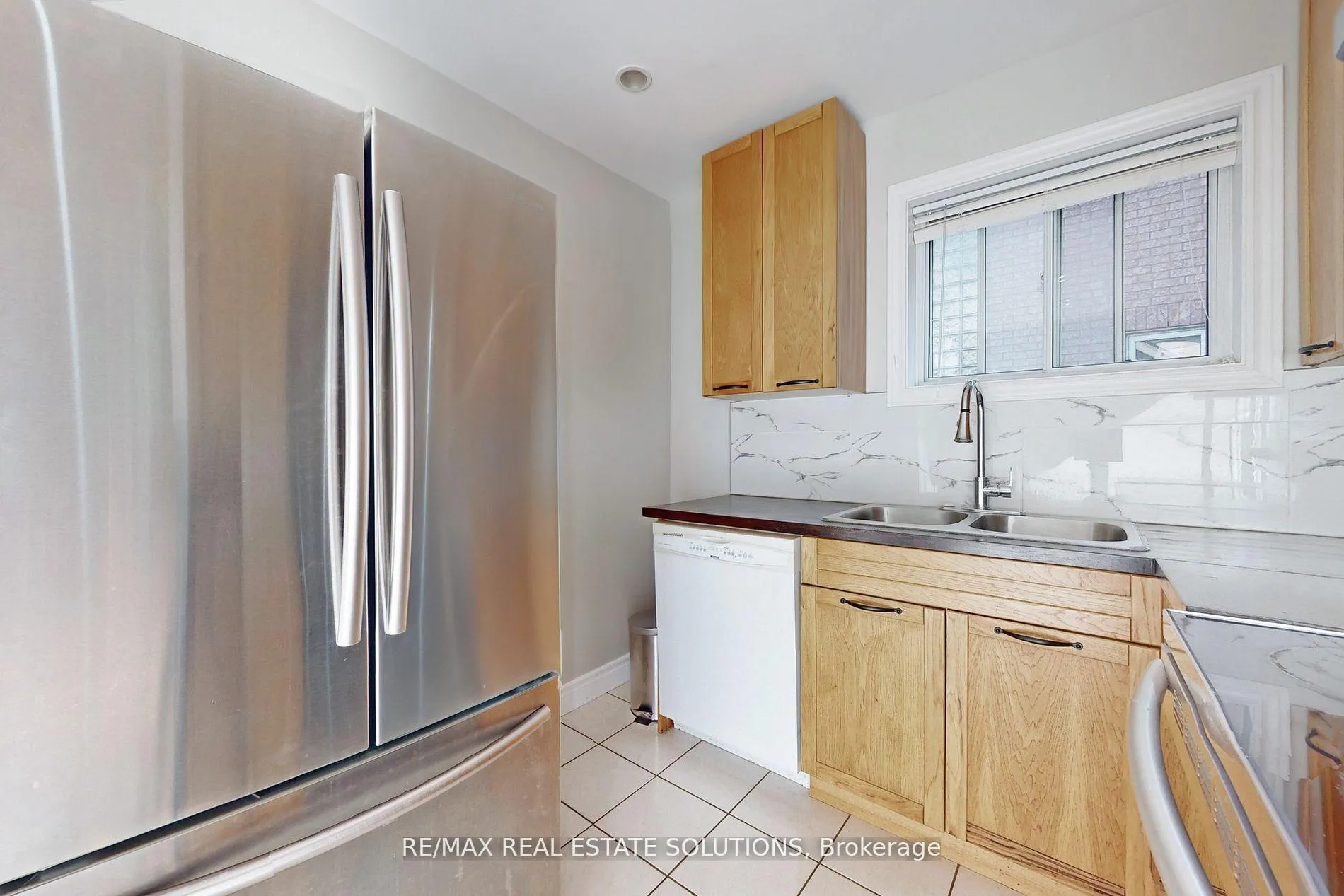 Photo 12 of 85 Ranee Avenue, Toronto, Englemount-Lawrence — HOMEH