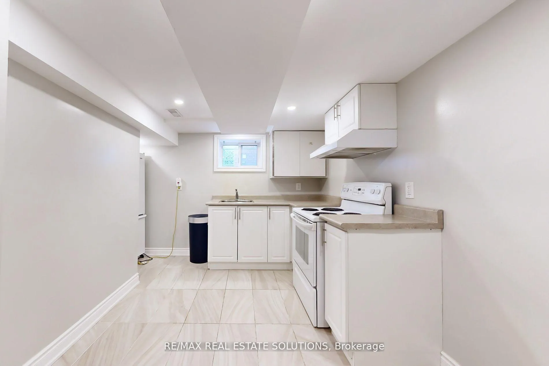 Photo 24 of 85 Ranee Avenue, Toronto, Englemount-Lawrence — HOMEH