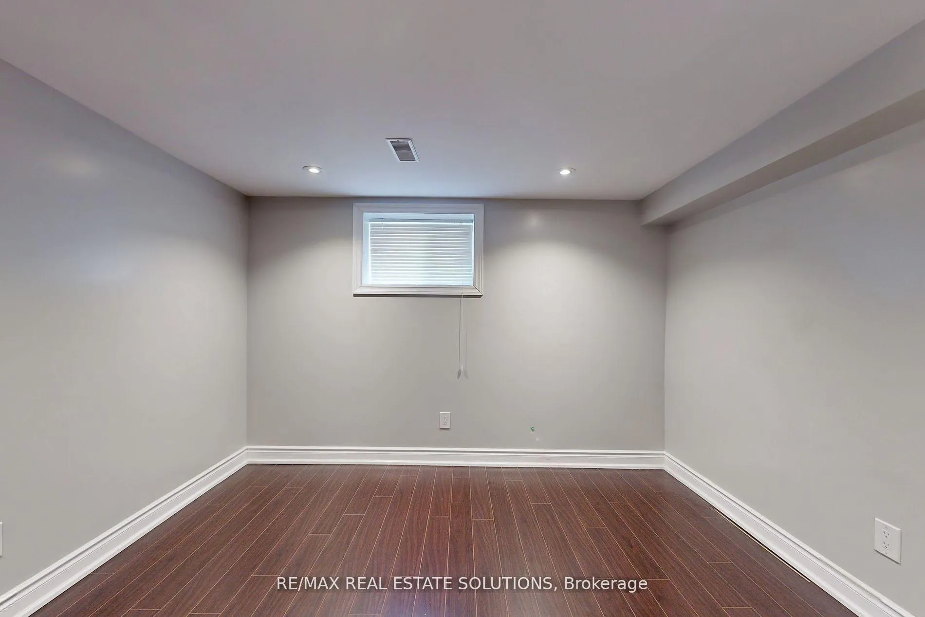 Photo 25 of 85 Ranee Avenue, Toronto, Englemount-Lawrence — HOMEH