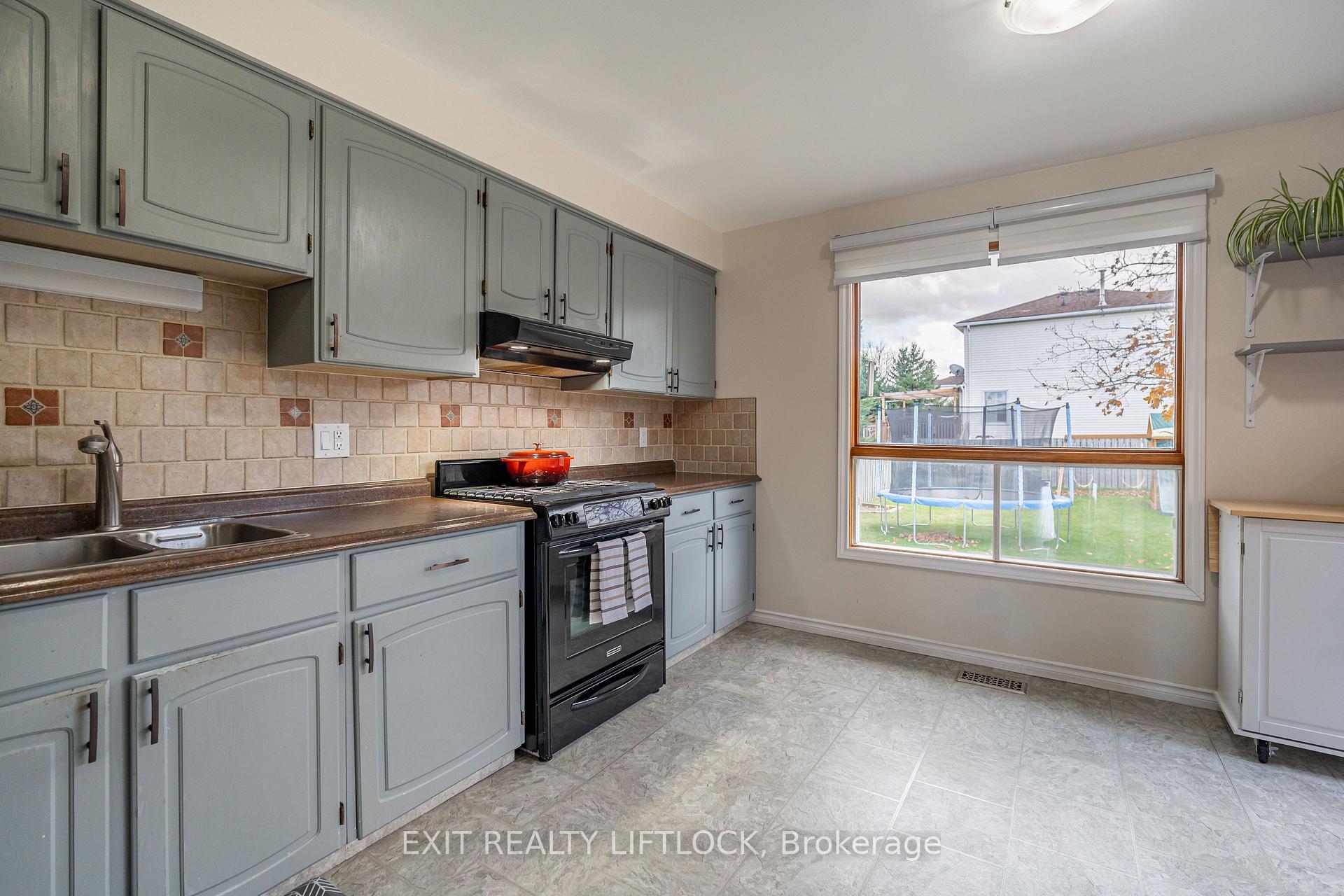 Photo 12 of 26 Century Boulevard, Cavan Monaghan, Millbrook Village — HOMEH