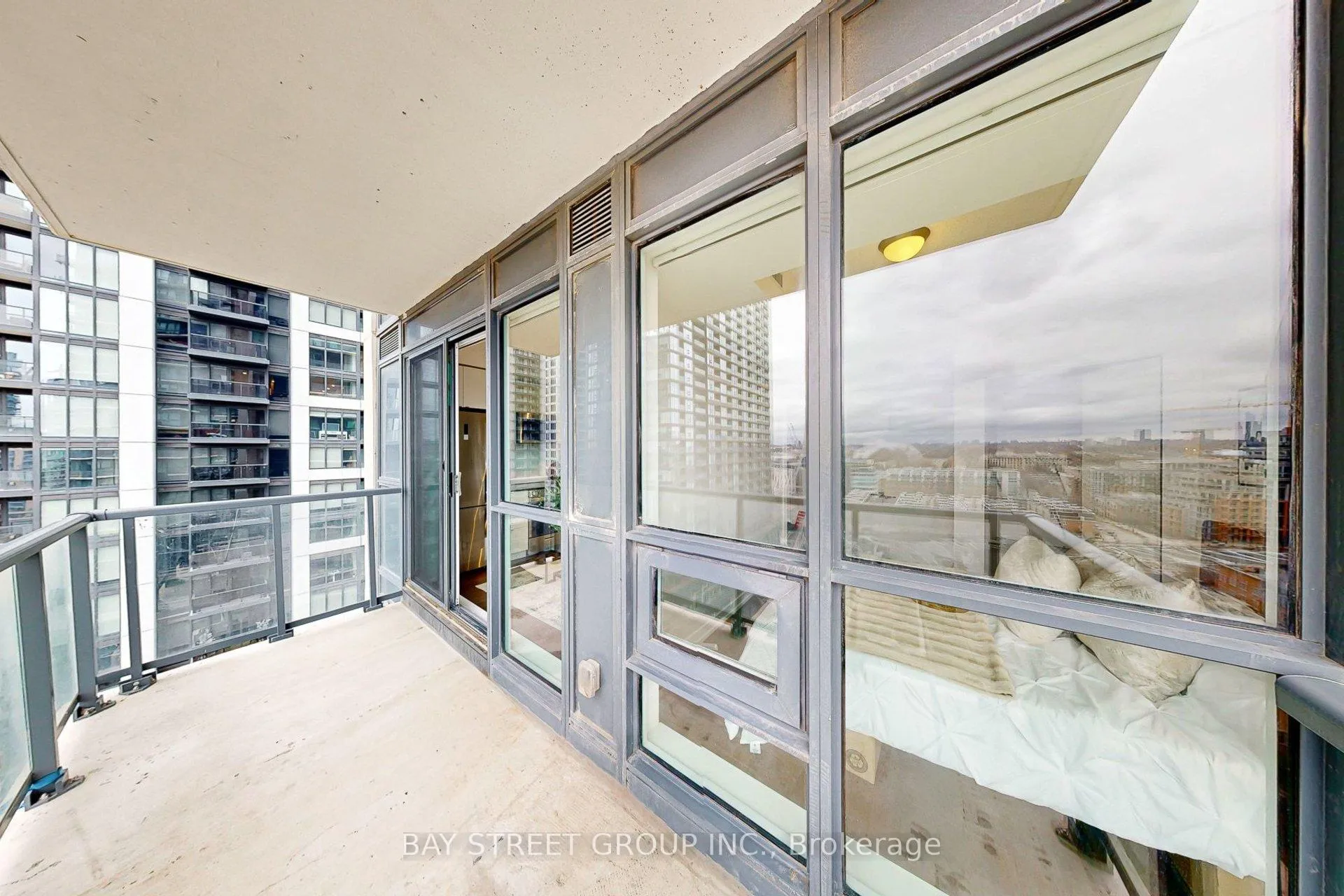 Photo 2 of Unit 1410, 49 East Liberty Street, Toronto, Niagara — HOMEH