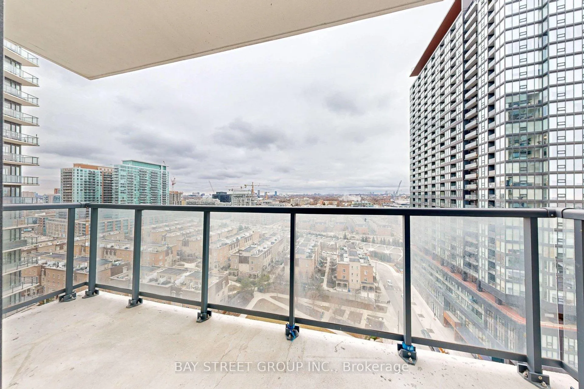 Photo 3 of Unit 1410, 49 East Liberty Street, Toronto, Niagara — HOMEH