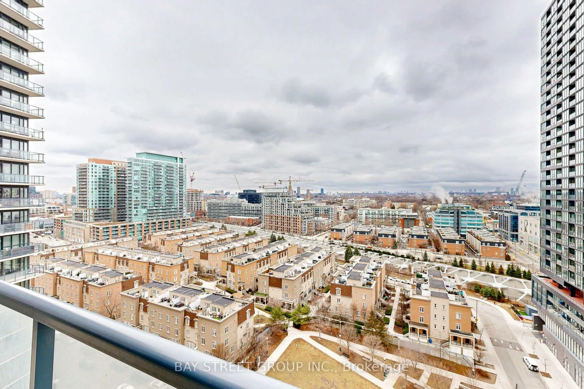 Photo 4 of Unit 1410, 49 East Liberty Street, Toronto, Niagara — HOMEH