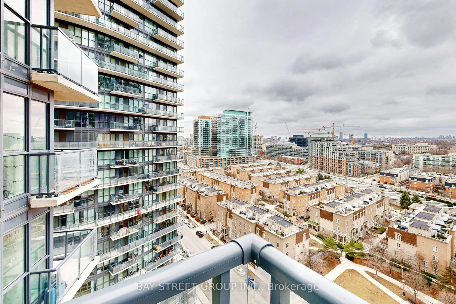 Photo 5 of Unit 1410, 49 East Liberty Street, Toronto, Niagara — HOMEH