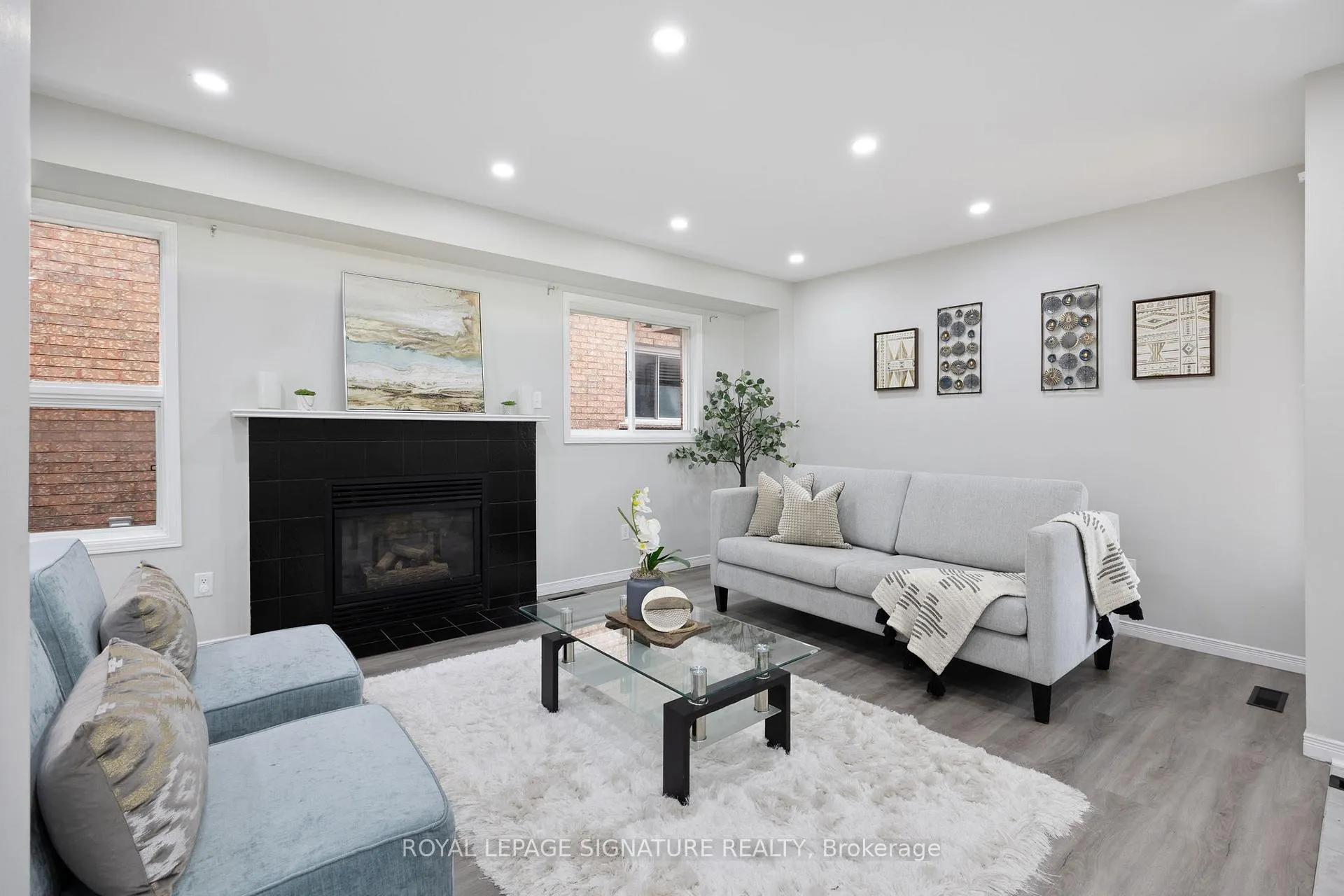 Photo 1 of 124 Laidlaw Drive, Barrie, West Bayfield — HOMEH