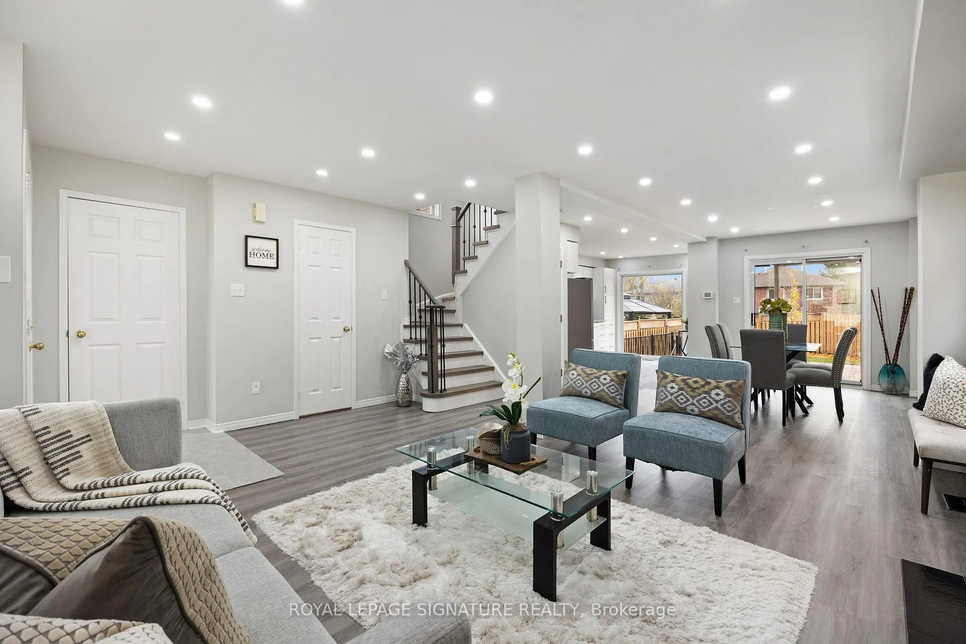 Photo 5 of 124 Laidlaw Drive, Barrie, West Bayfield — HOMEH