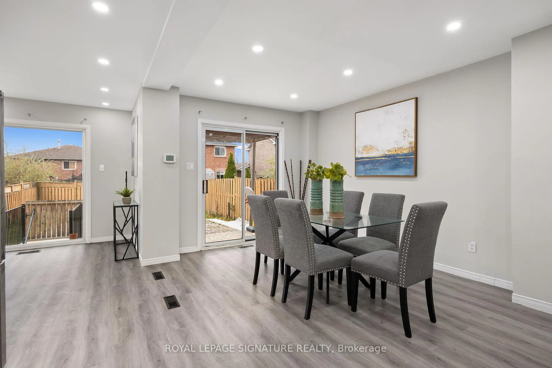 Photo 6 of 124 Laidlaw Drive, Barrie, West Bayfield — HOMEH