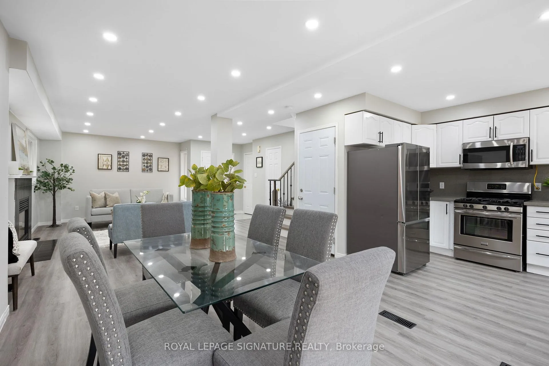 Photo 8 of 124 Laidlaw Drive, Barrie, West Bayfield — HOMEH