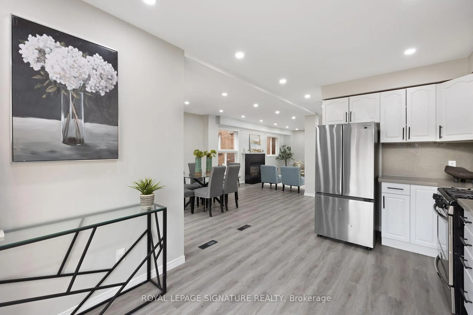 Photo 12 of 124 Laidlaw Drive, Barrie, West Bayfield — HOMEH