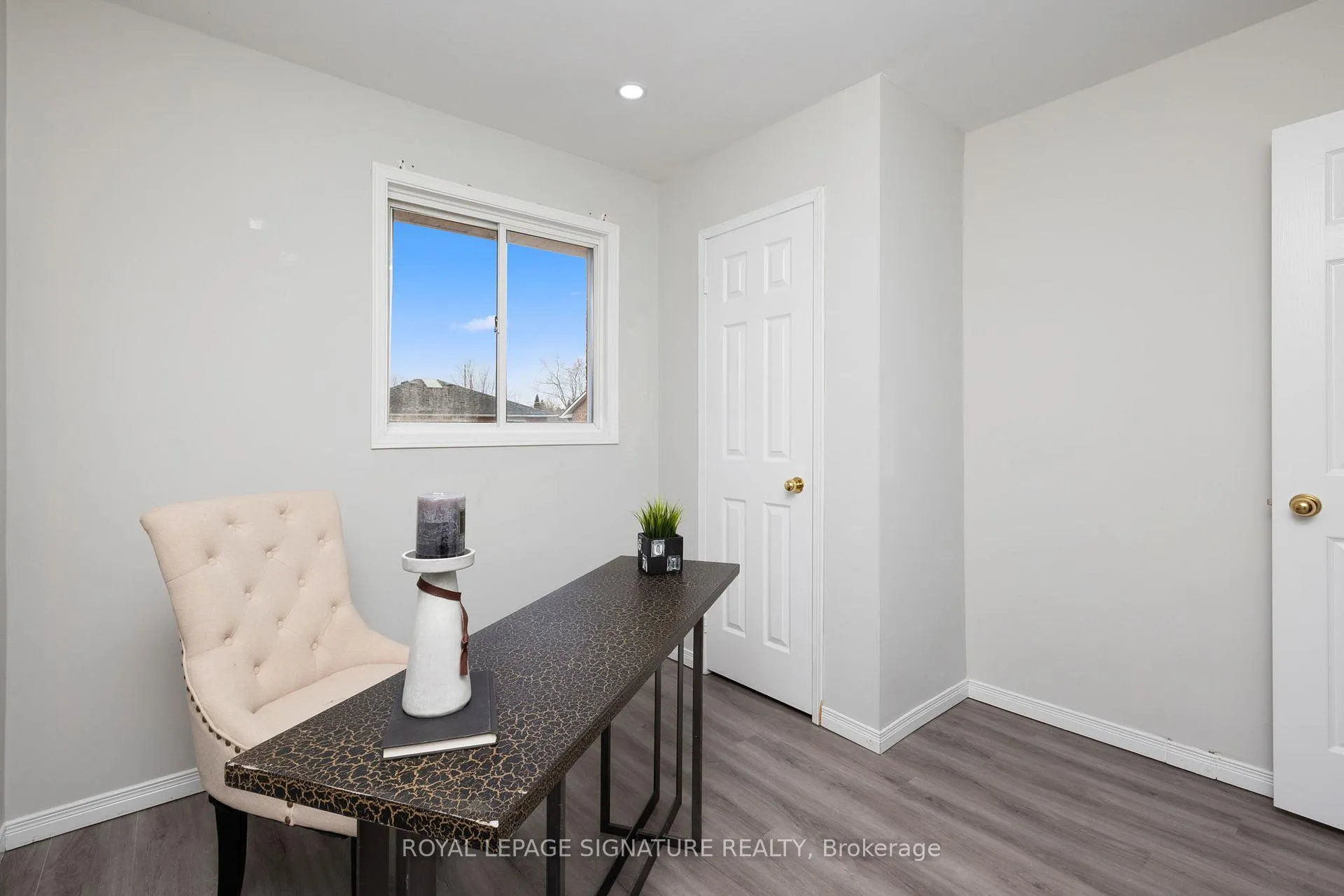 Photo 15 of 124 Laidlaw Drive, Barrie, West Bayfield — HOMEH