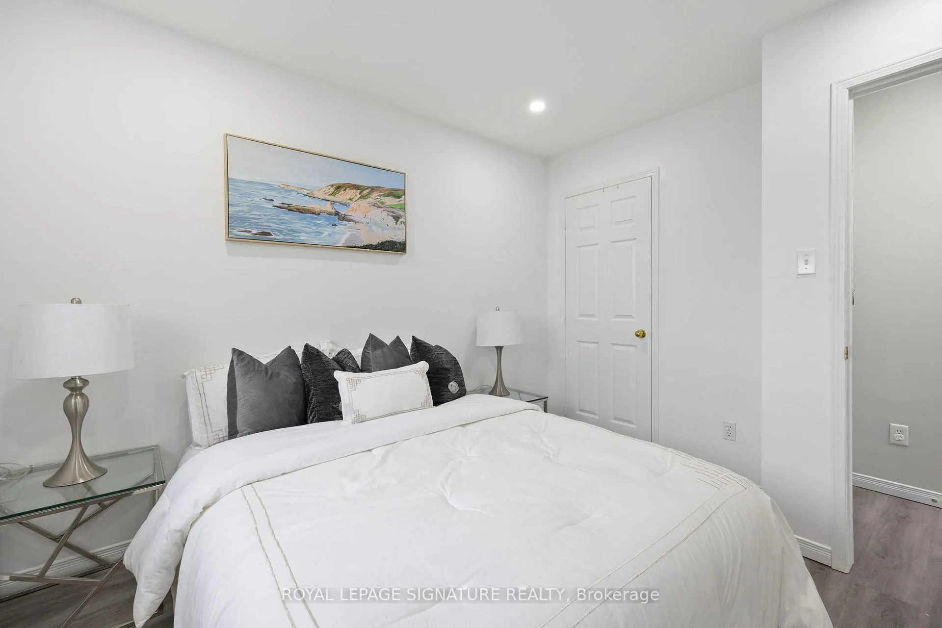Photo 17 of 124 Laidlaw Drive, Barrie, West Bayfield — HOMEH