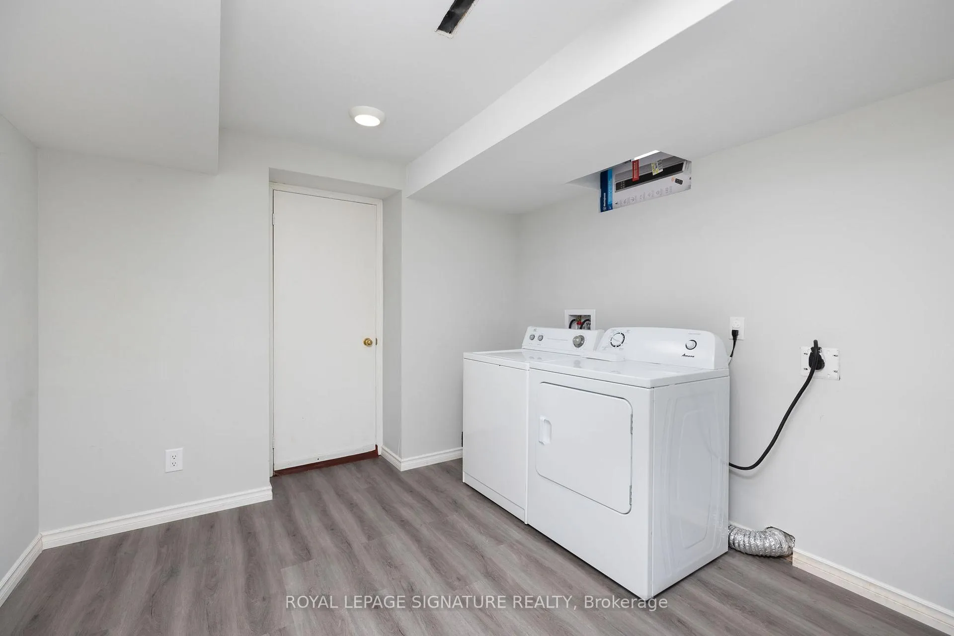 Photo 23 of 124 Laidlaw Drive, Barrie, West Bayfield — HOMEH