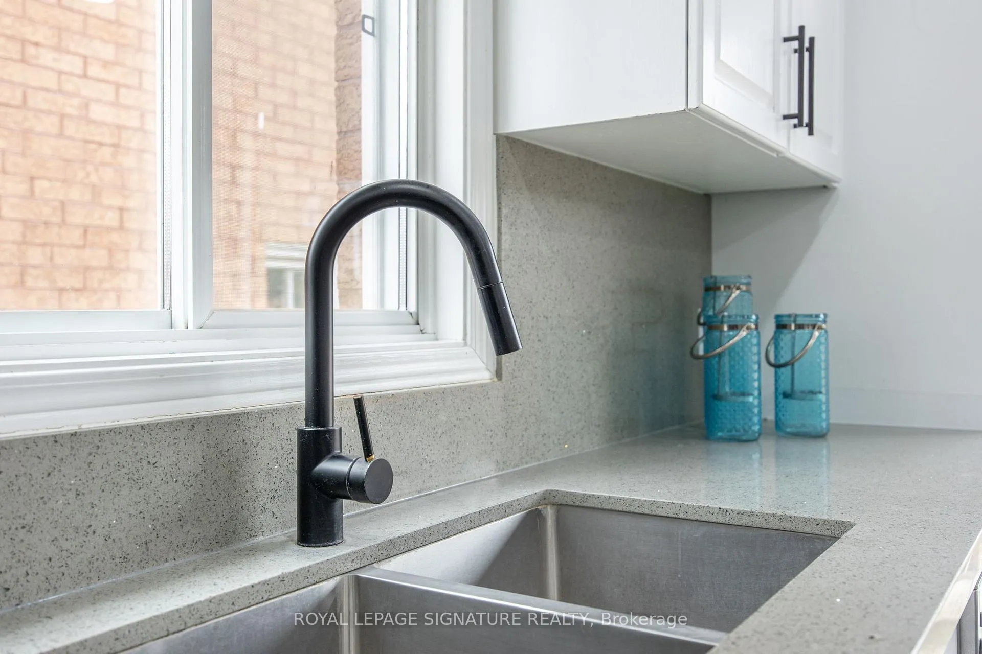 Photo 31 of 124 Laidlaw Drive, Barrie, West Bayfield — HOMEH