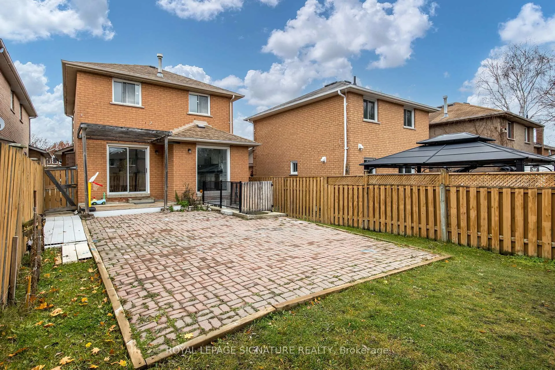 Photo 35 of 124 Laidlaw Drive, Barrie, West Bayfield — HOMEH