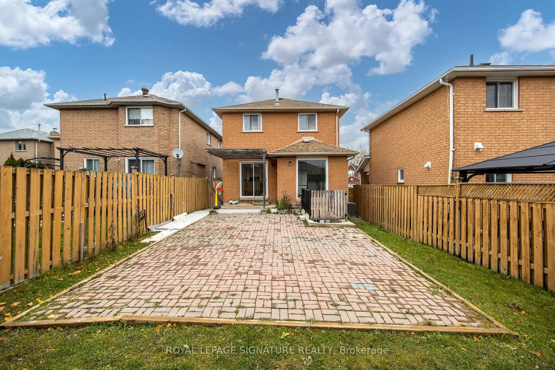Photo 36 of 124 Laidlaw Drive, Barrie, West Bayfield — HOMEH