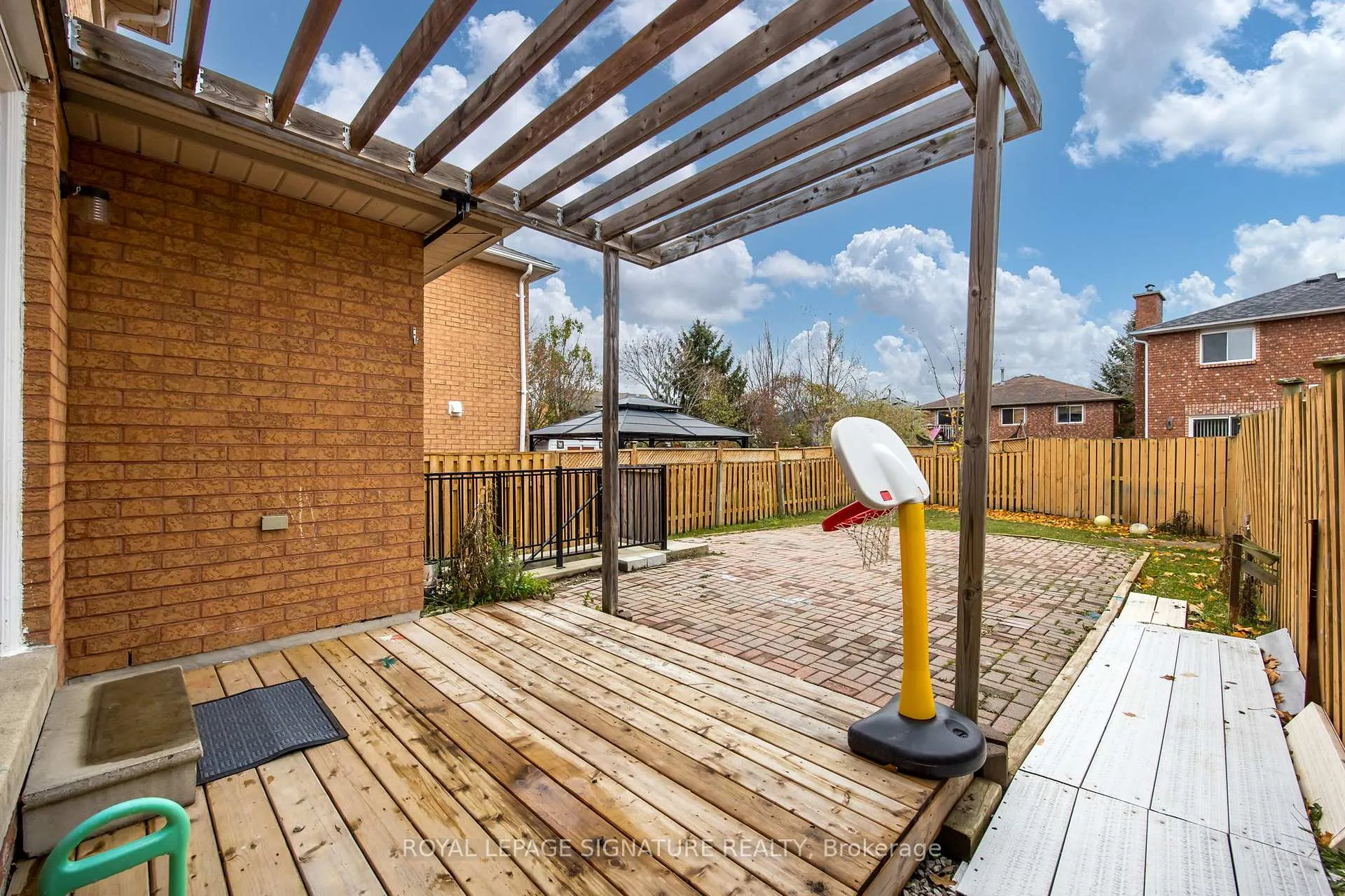 Photo 40 of 124 Laidlaw Drive, Barrie, West Bayfield — HOMEH