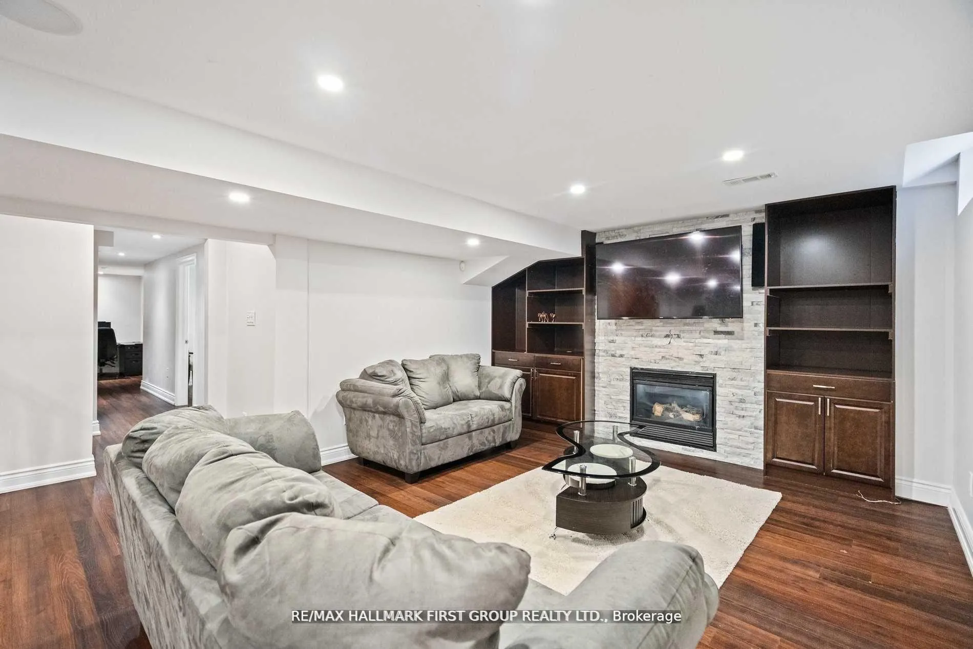 Photo 2 of 4 Carberry Crescent, Ajax, Northeast Ajax — HOMEH