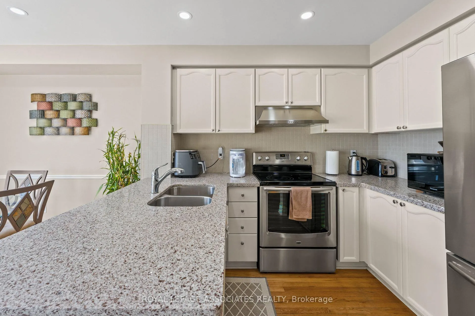 Photo 16 of Unit 22, 1995 Pine Grove Avenue, Pickering, Highbush — HOMEH