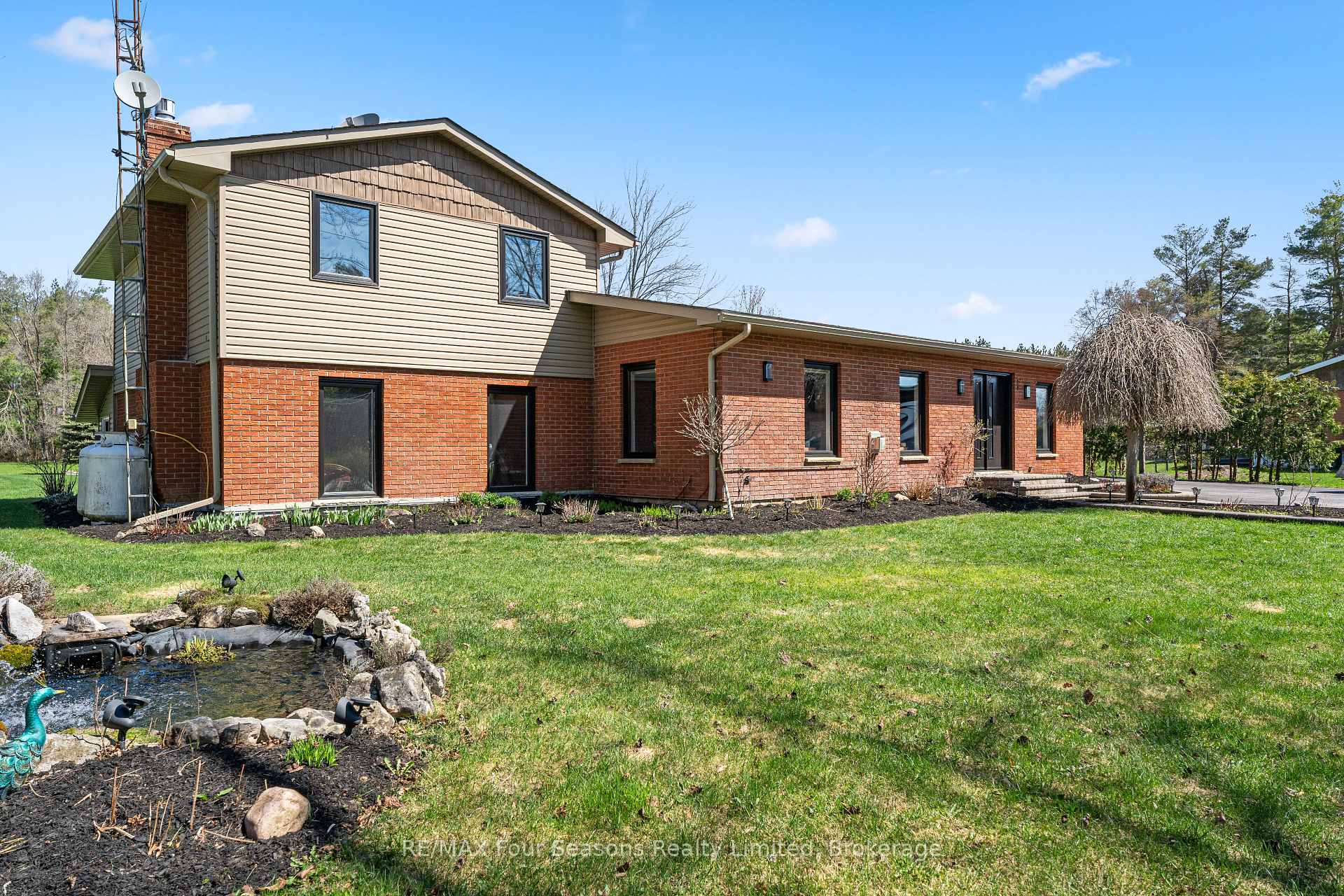Photo 23 of 6184 County 9 Road, Clearview, Rural Clearview — HOMEH