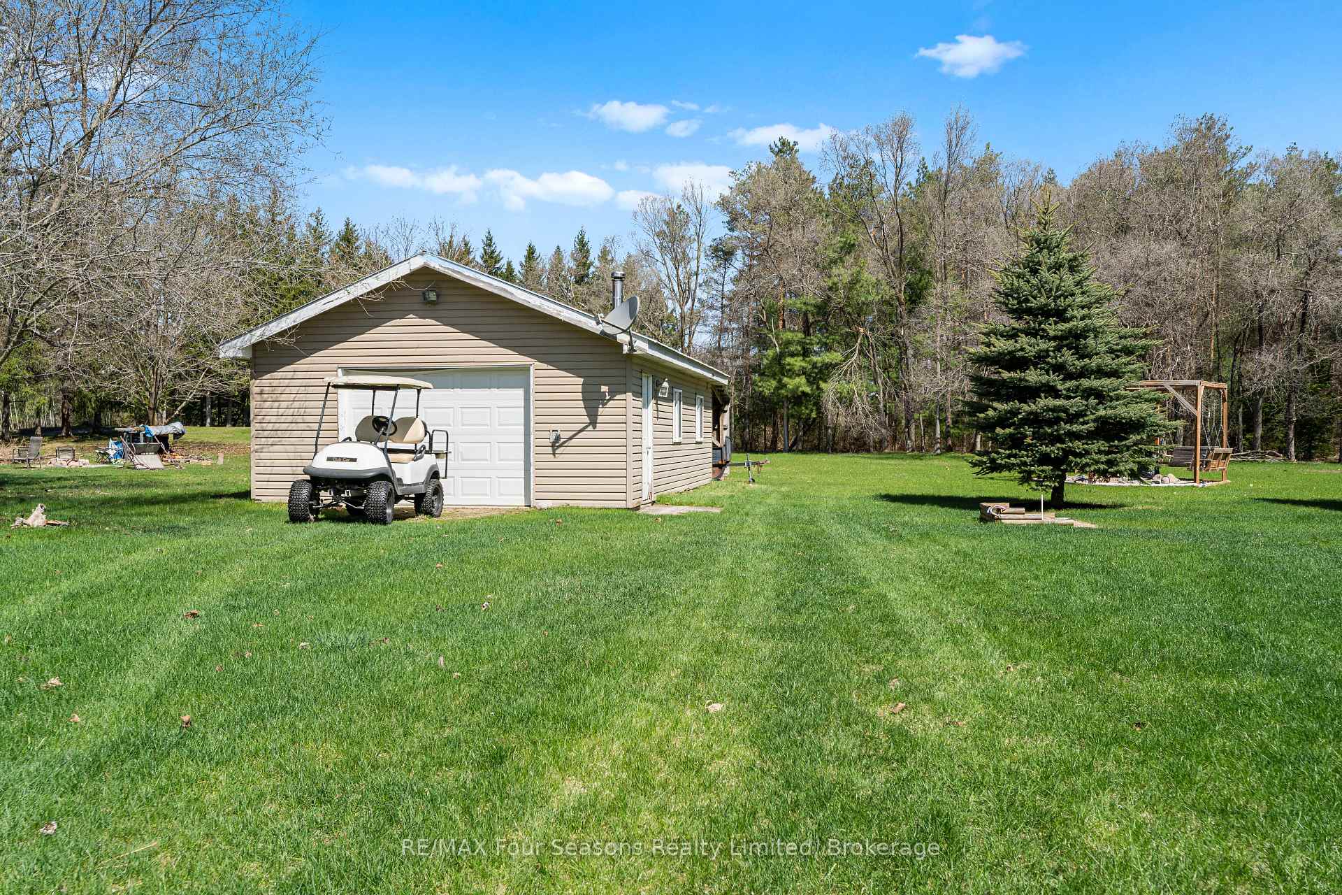 Photo 25 of 6184 County 9 Road, Clearview, Rural Clearview — HOMEH