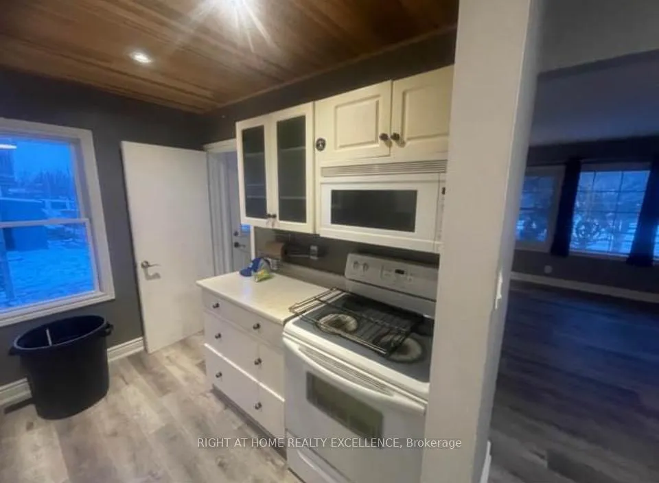 Photo 5 of 966 Union St Union Street, Kitchener — HOMEH